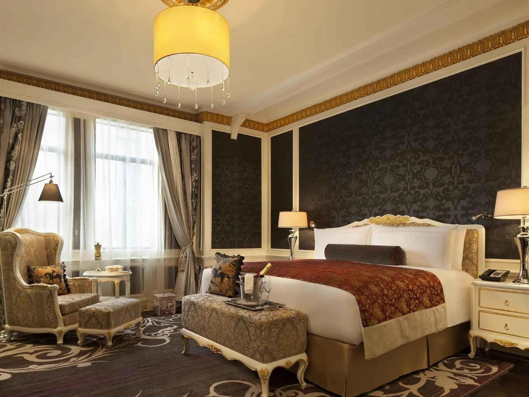 Bedroom, Bed in Fairmont Peace Hotel on the Bund