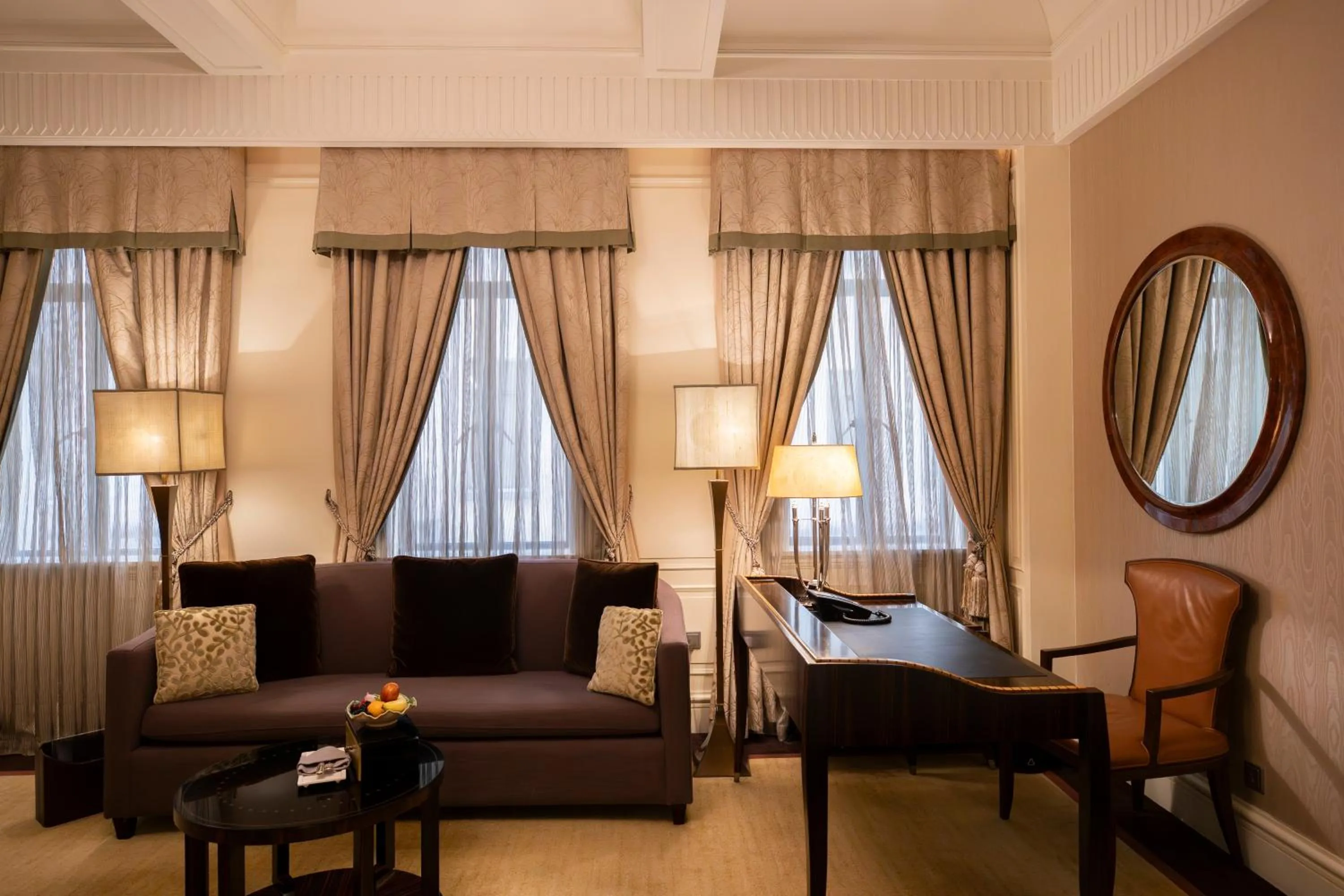 Living room in Fairmont Peace Hotel on the Bund