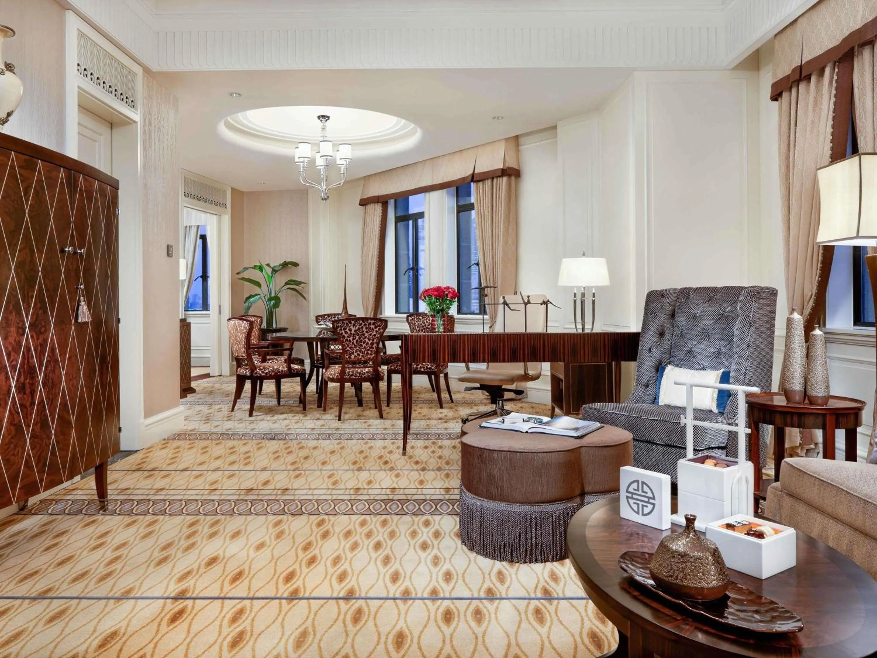 Bedroom in Fairmont Peace Hotel on the Bund