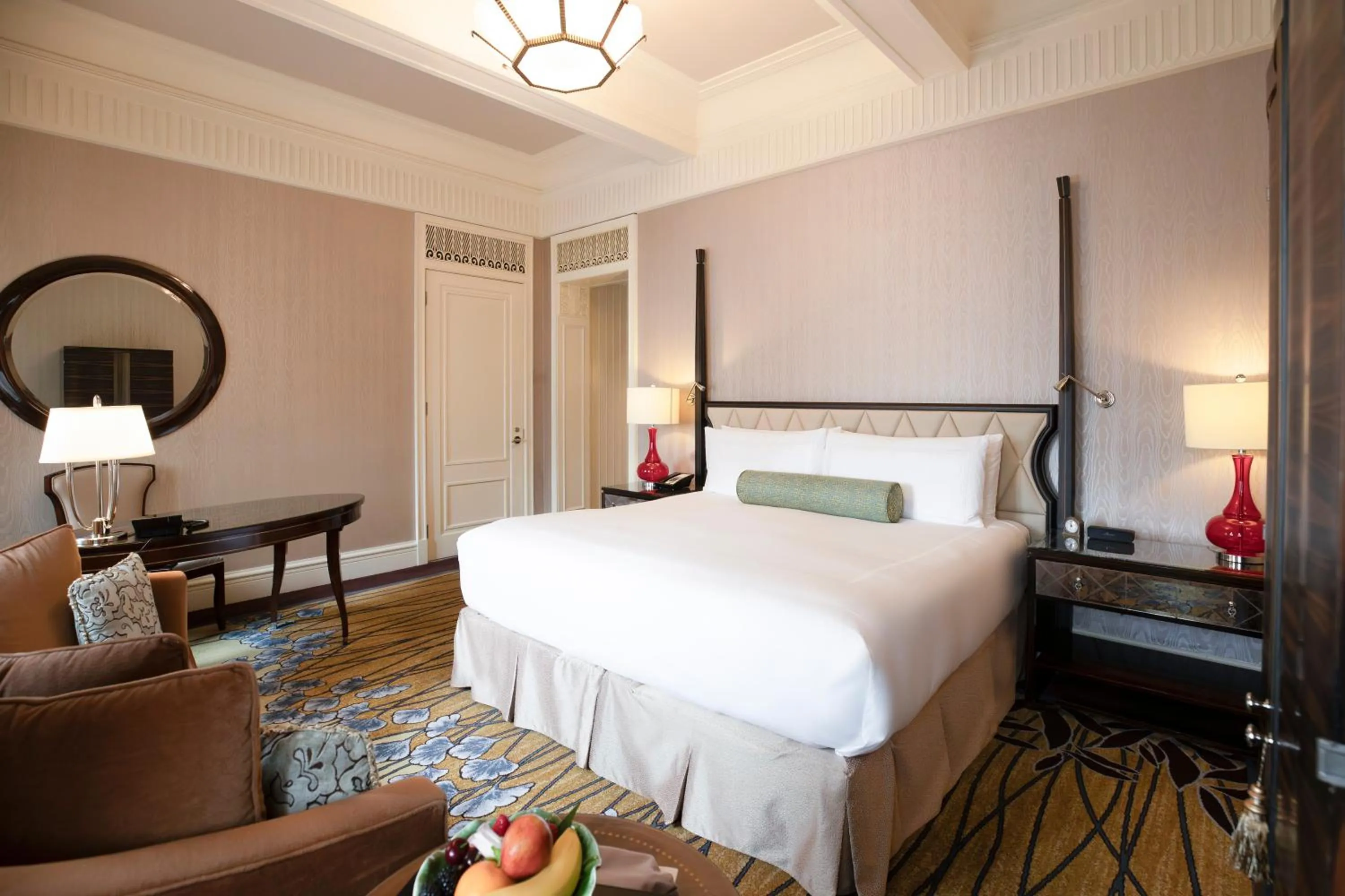 Bed in Fairmont Peace Hotel on the Bund