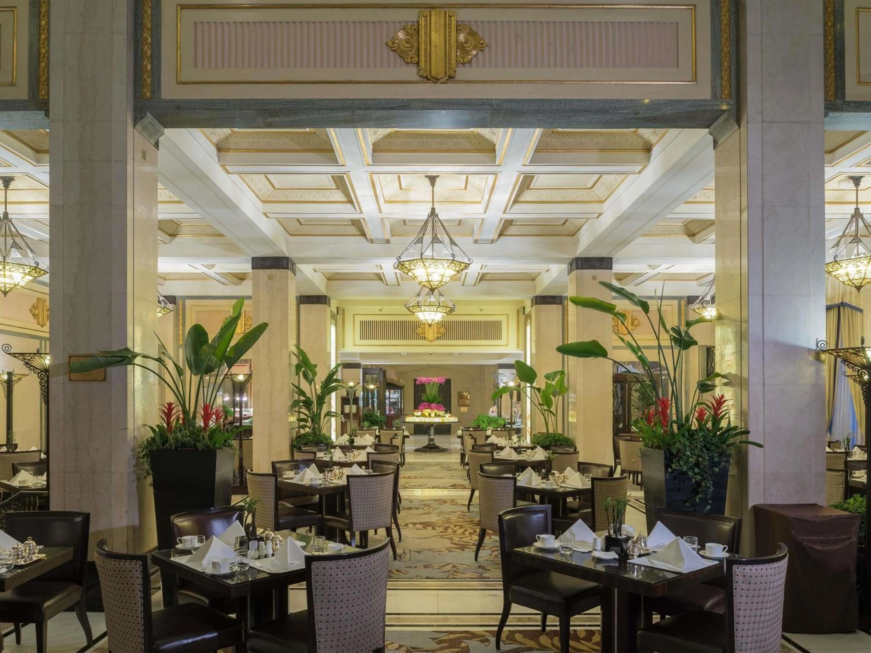 Restaurant/places to eat in Fairmont Peace Hotel on the Bund