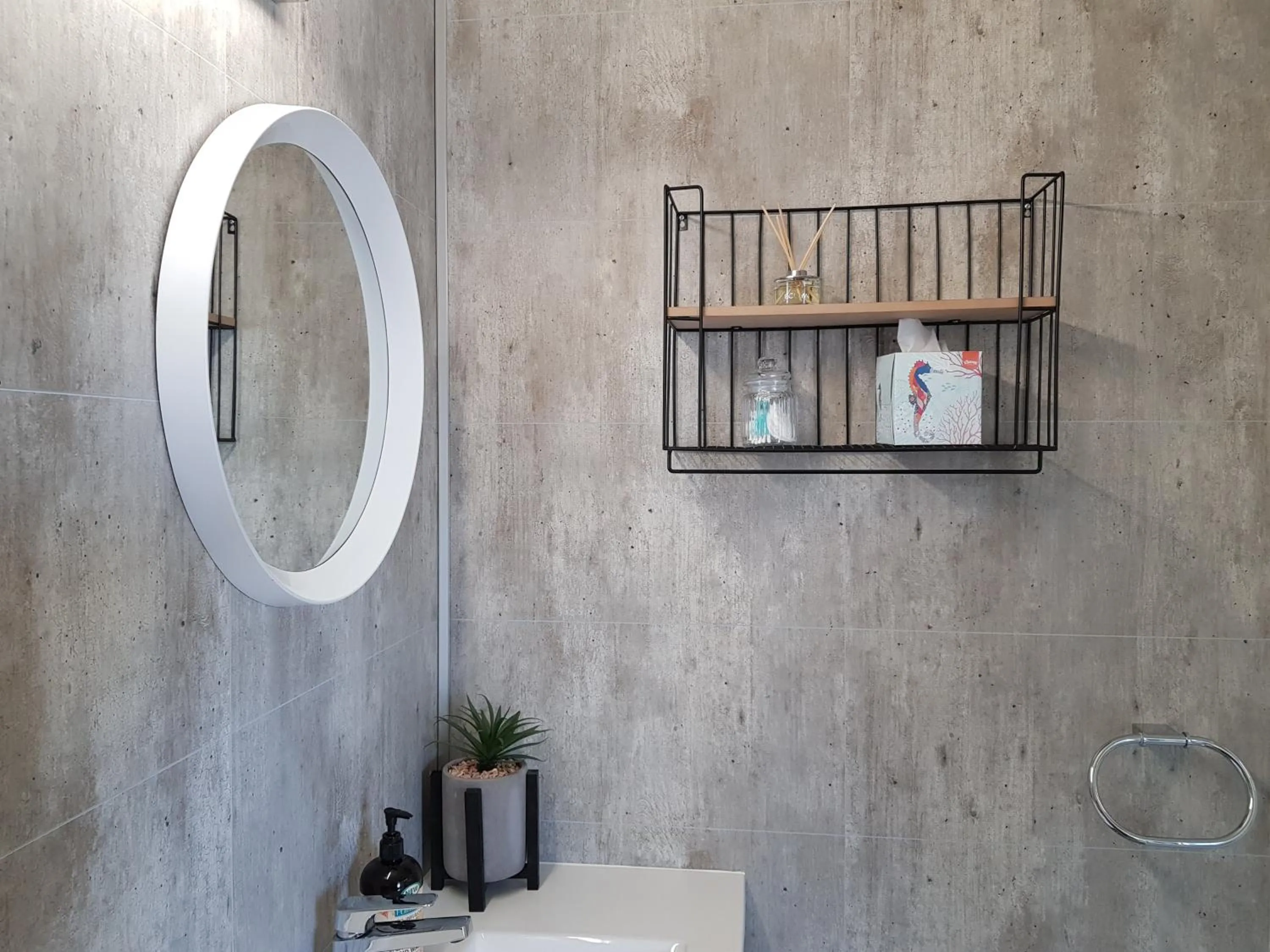 Bathroom in Admiral Waters