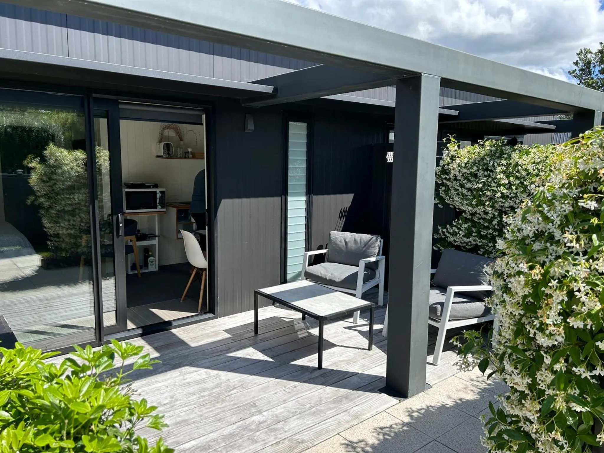 Patio in Admiral Waters