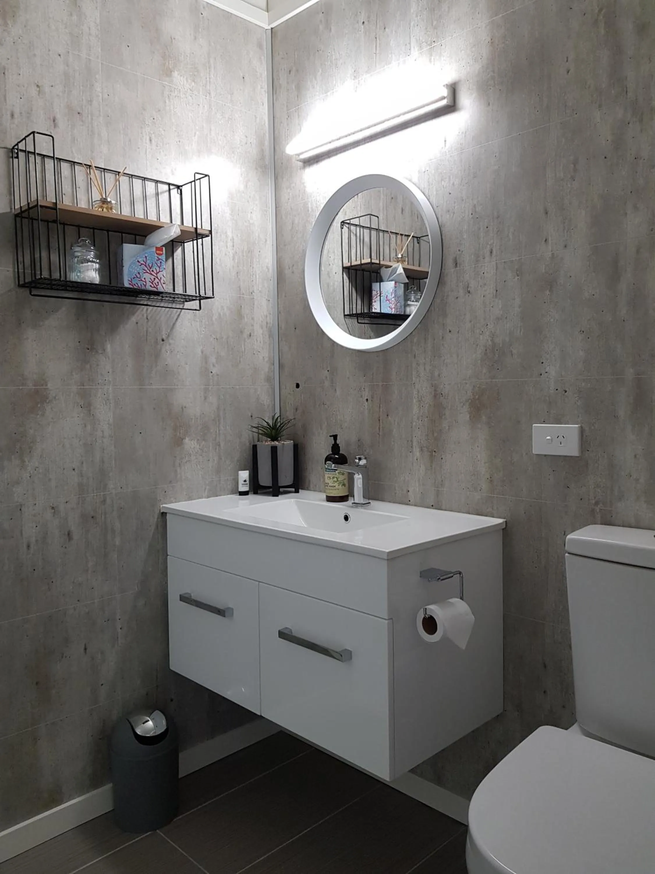 Bathroom in Admiral Waters