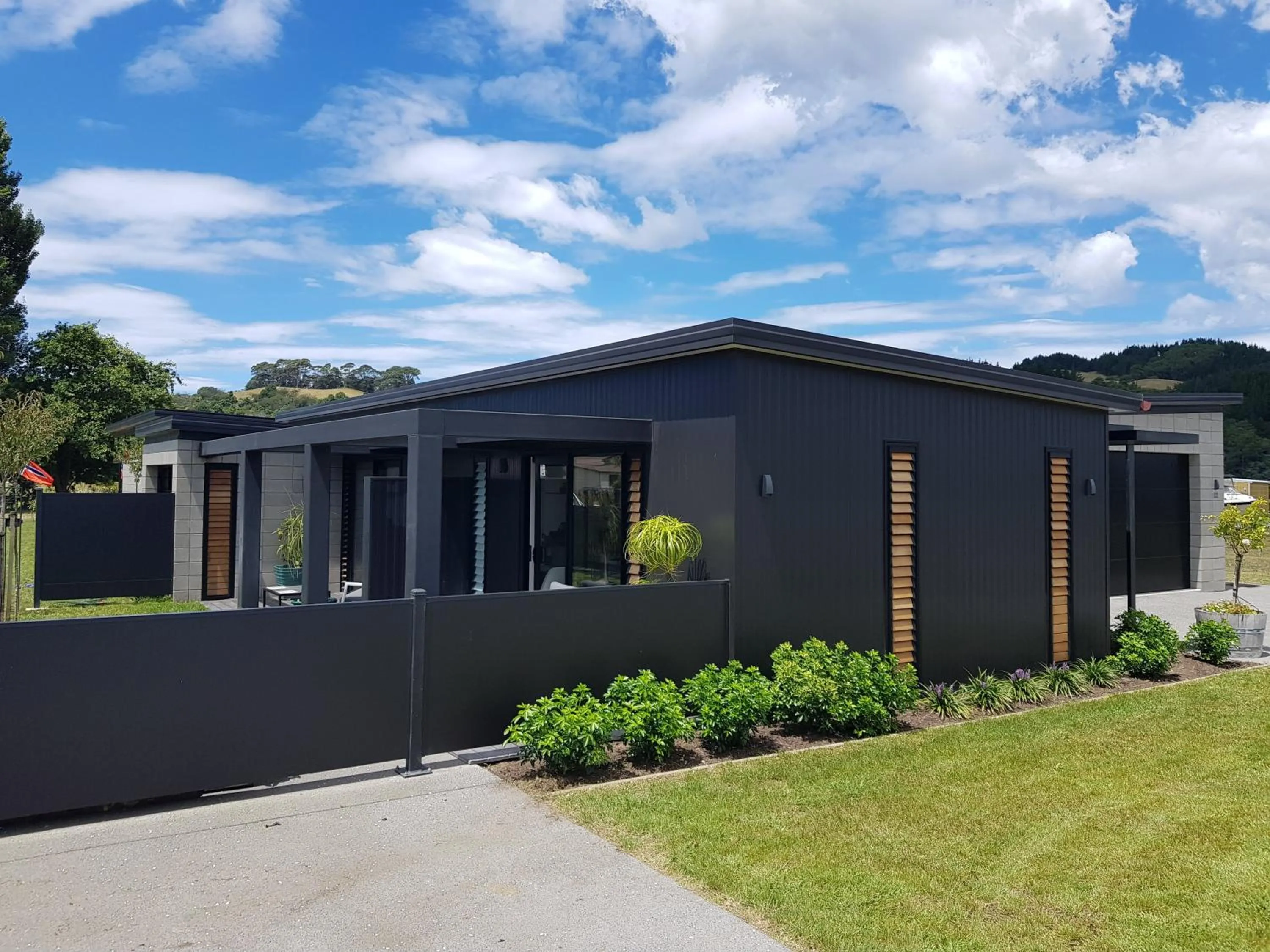 Facade/entrance in Admiral Waters