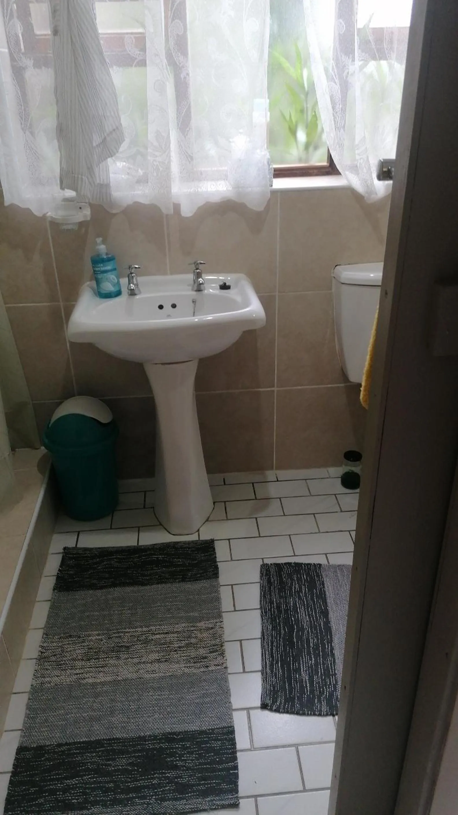 Bathroom in A1 Kynaston Guest House bed and breakfast or self catering