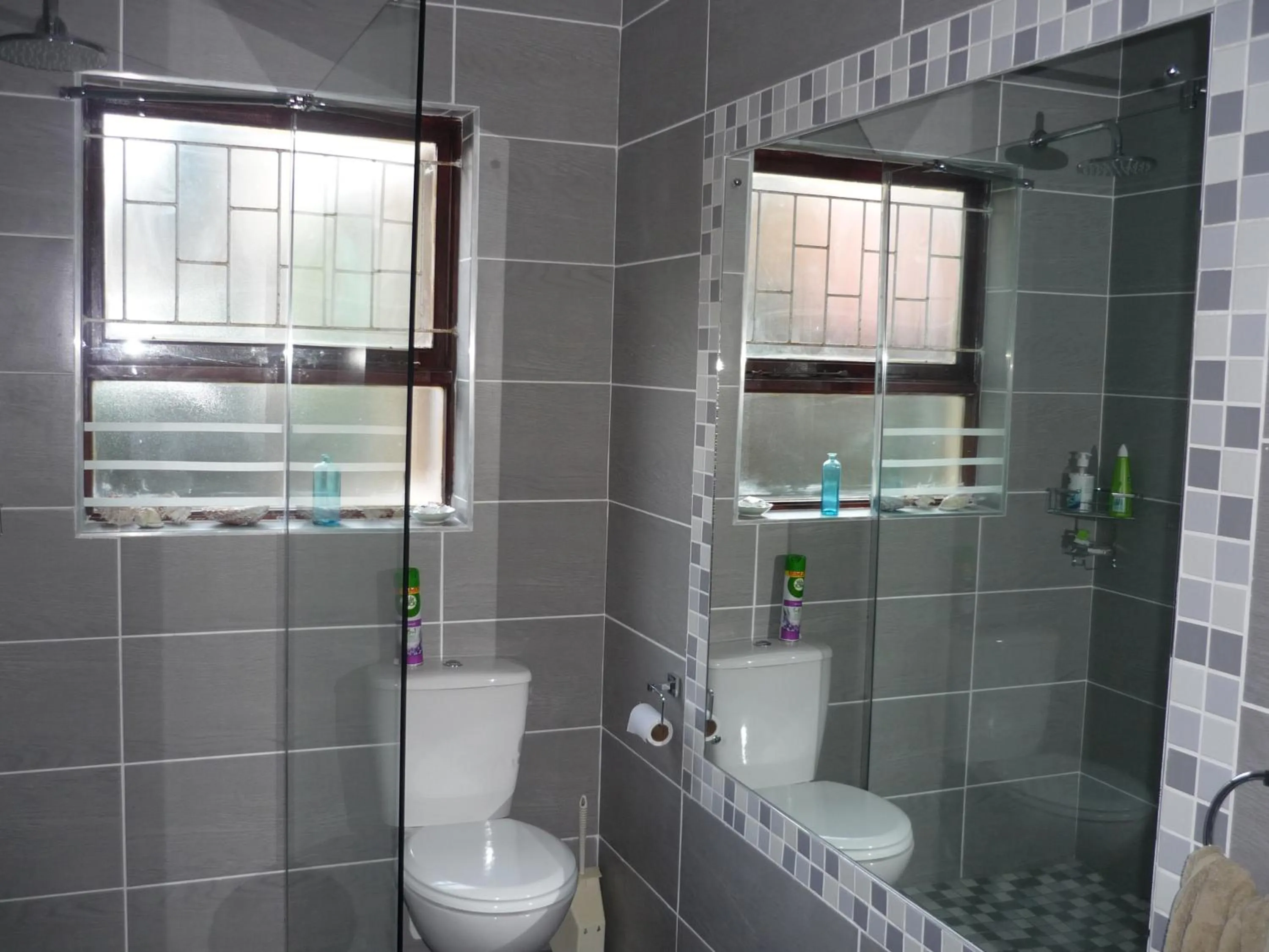 Bathroom in A1 Kynaston Guest House bed and breakfast or self catering