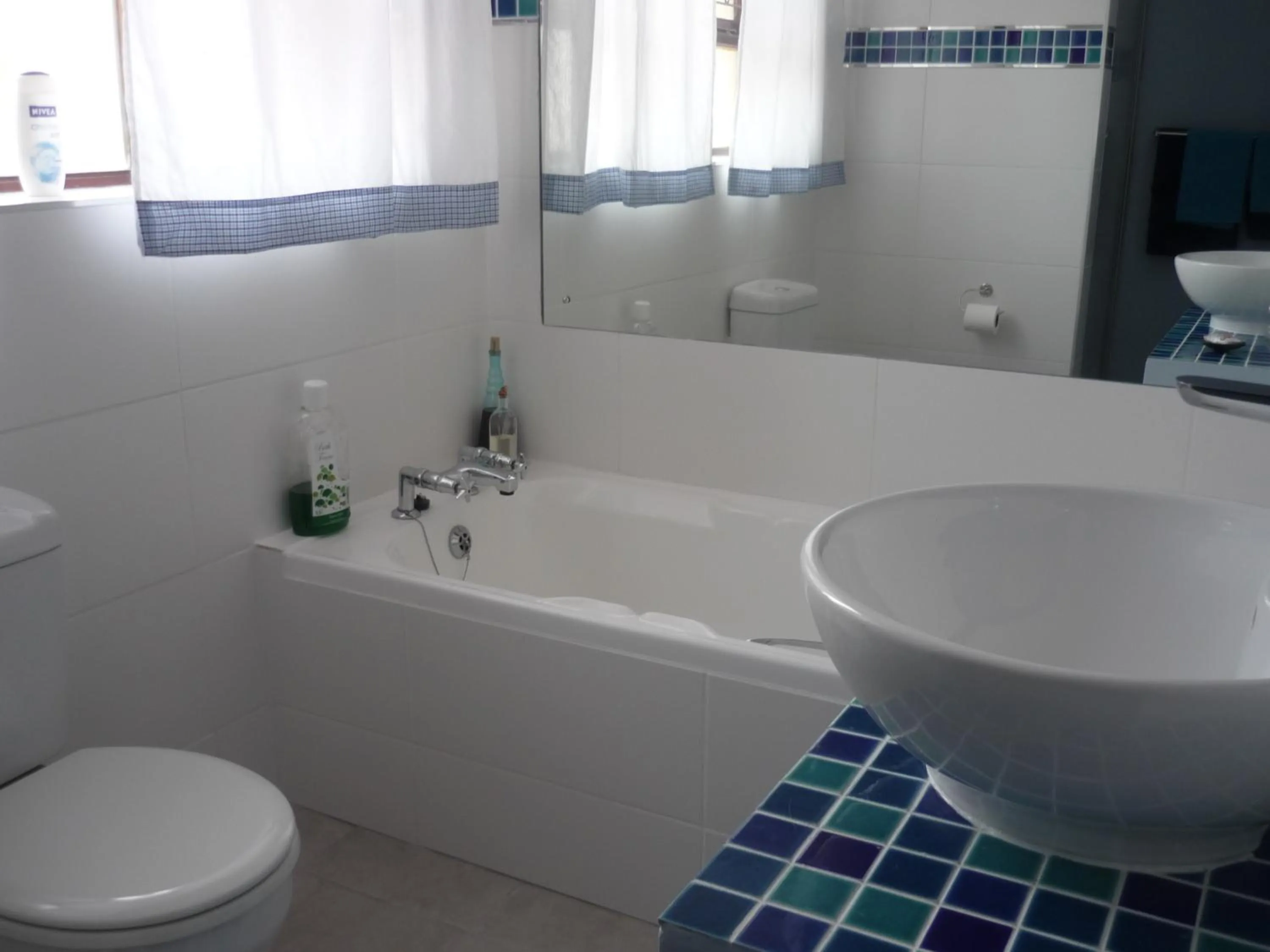 Bathroom in A1 Kynaston Guest House bed and breakfast or self catering