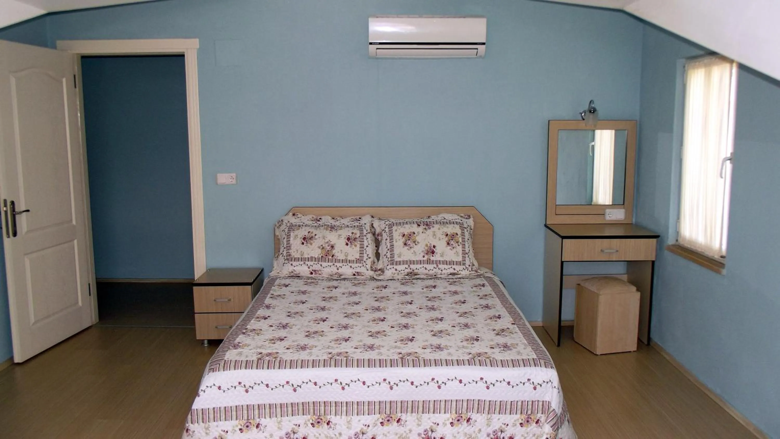 bunk bed, Bed in Gurkan Apart Hotel