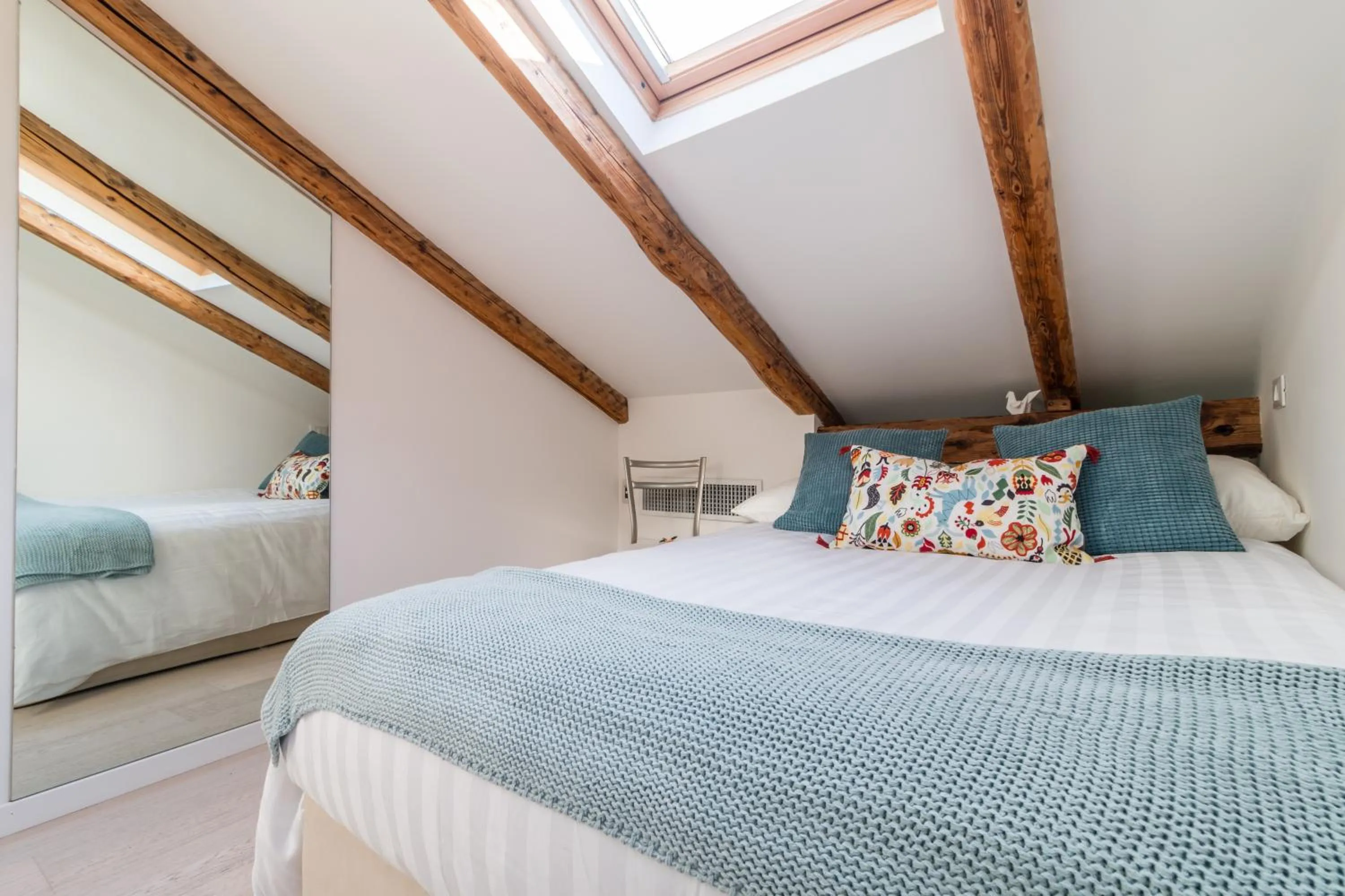 Bedroom, Bed in Rialto Mini