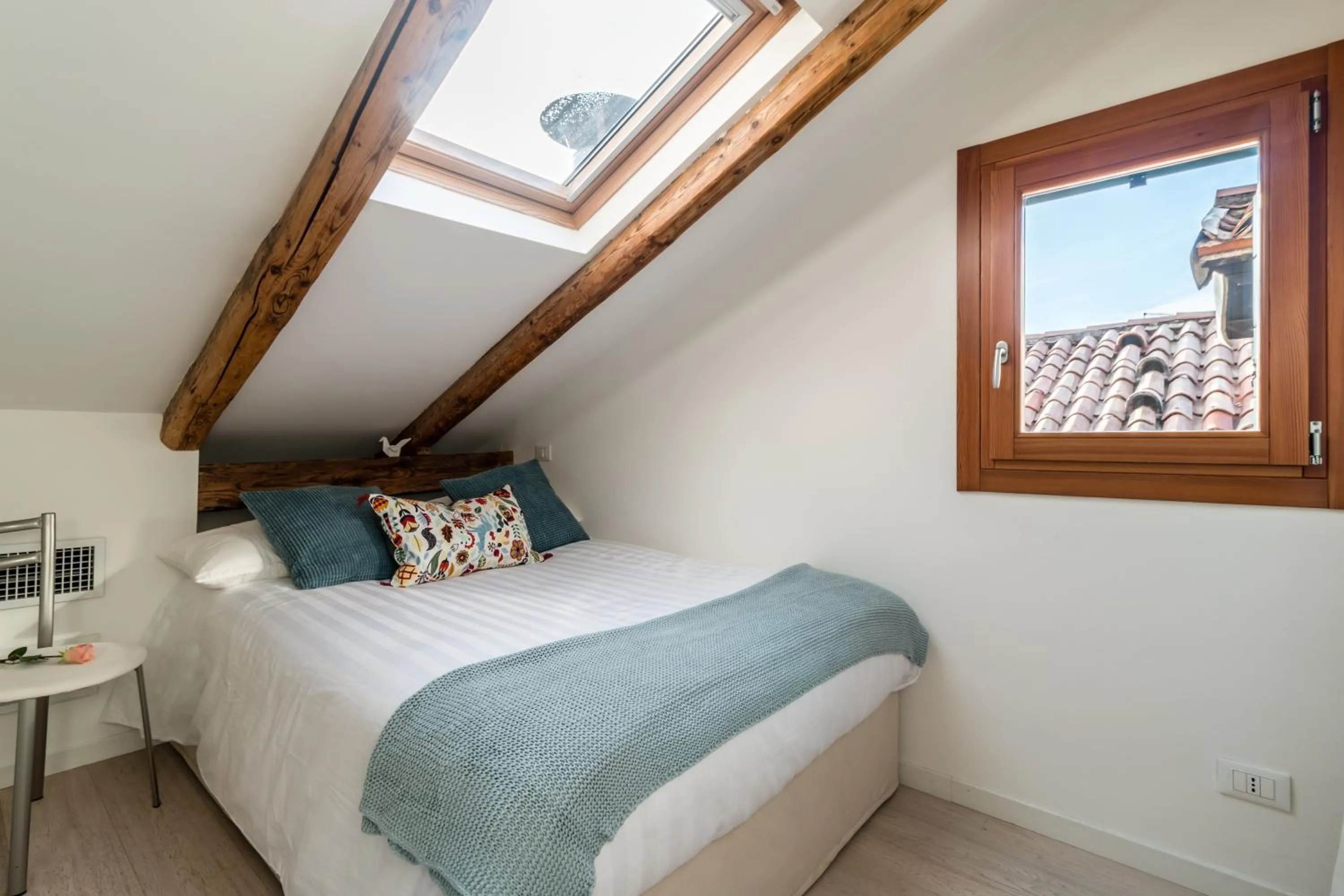 Bedroom, Bed in Rialto Mini