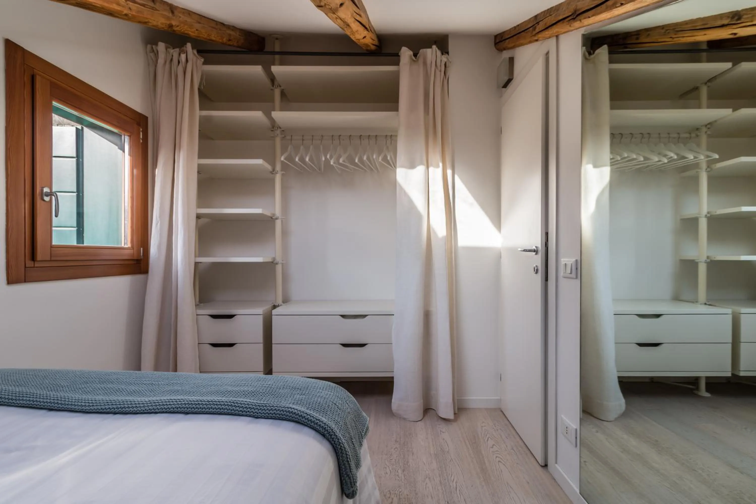 Bedroom, Bed in Rialto Mini