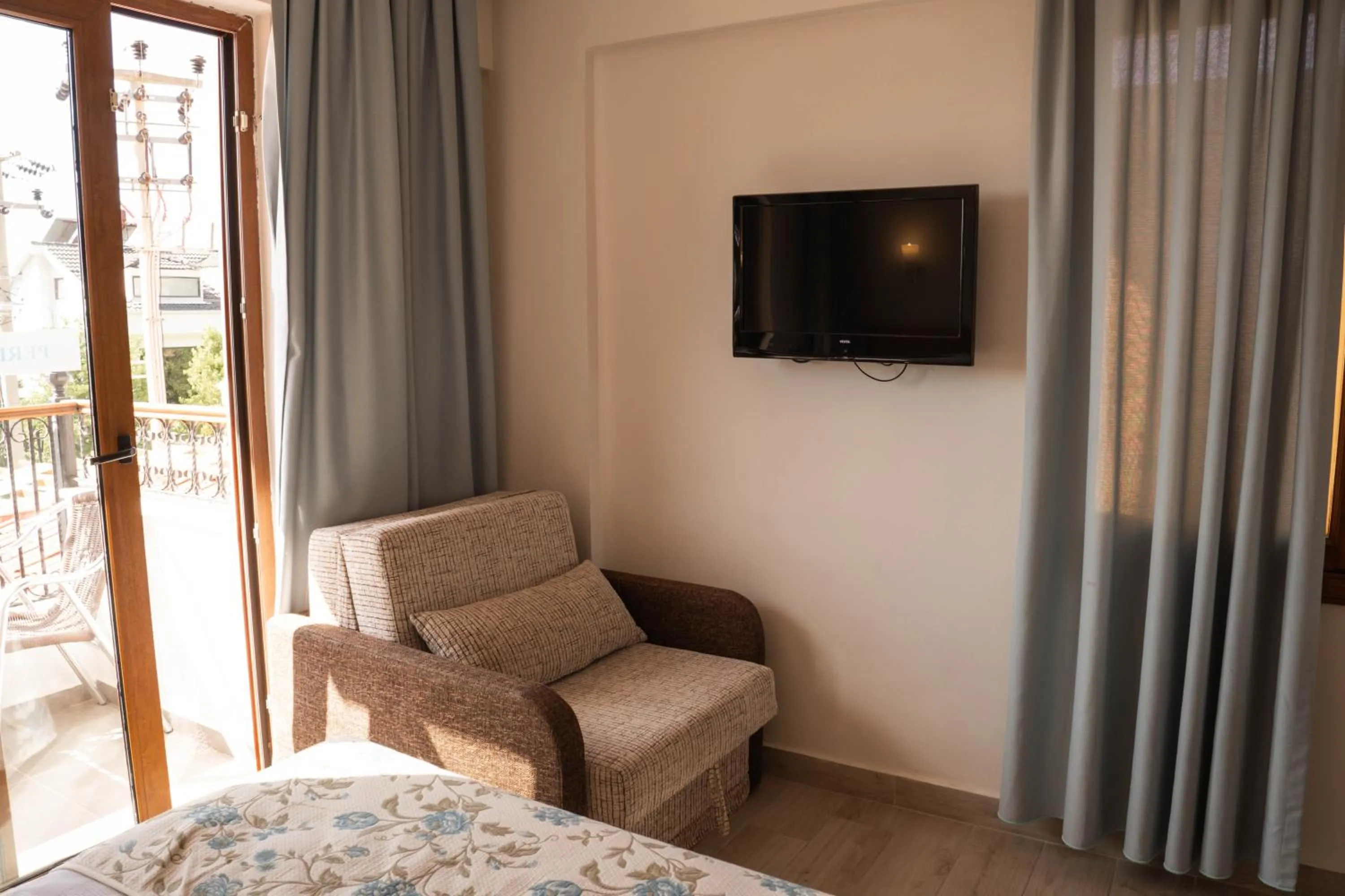 Bedroom, Bed in Perdikia Hill Hotel And Villas
