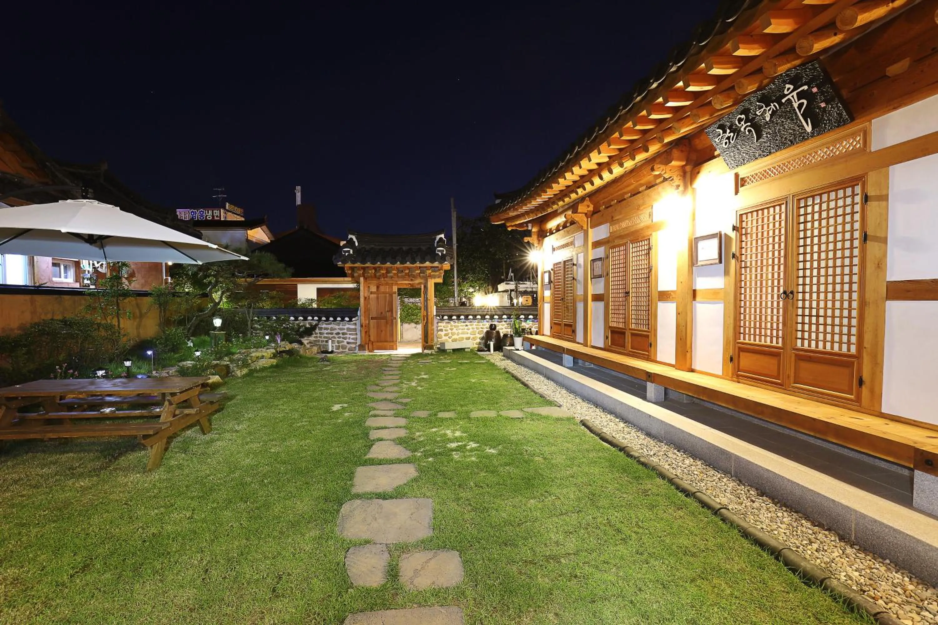 Property building in Hanok Hyeyum