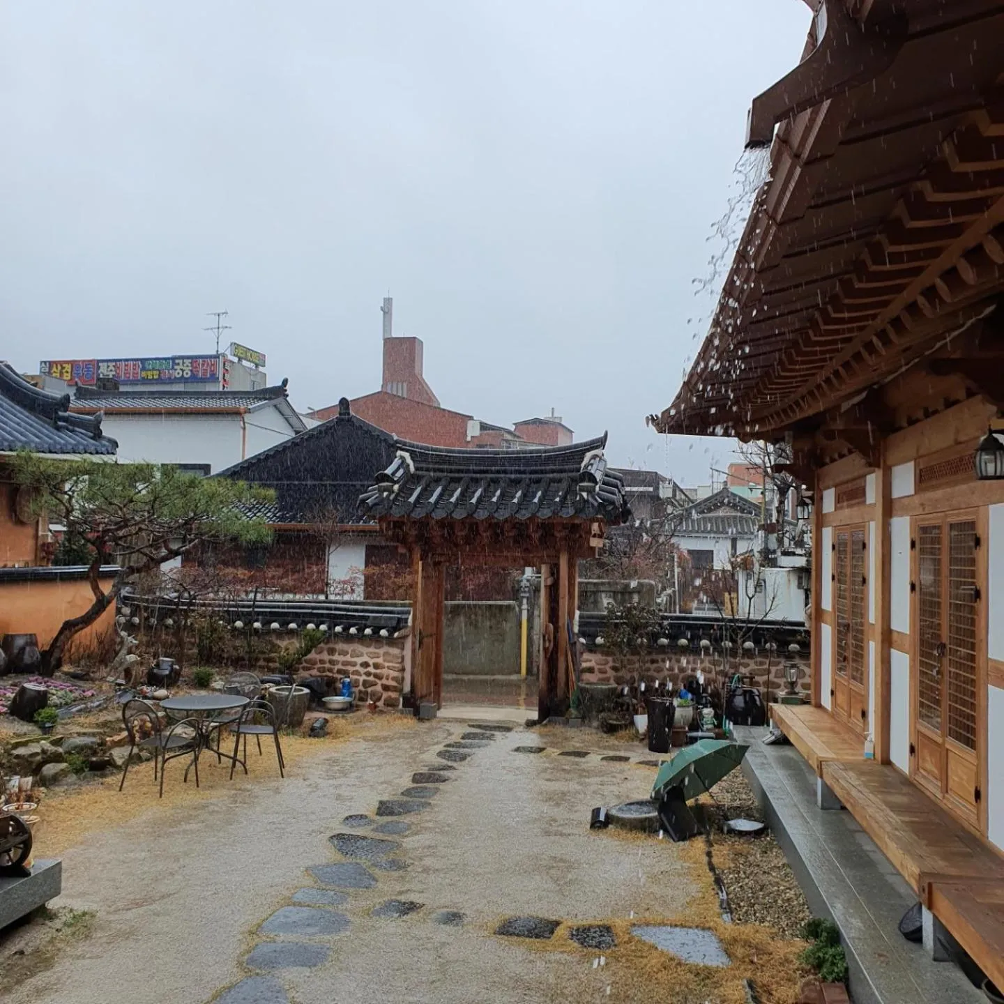 Property building in Hanok Hyeyum