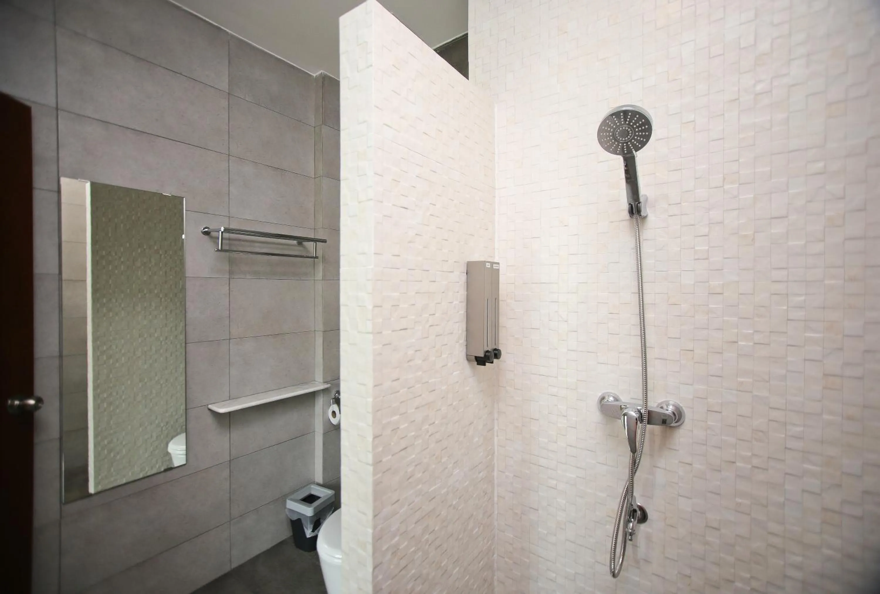 Bunprasop Garden Hotel