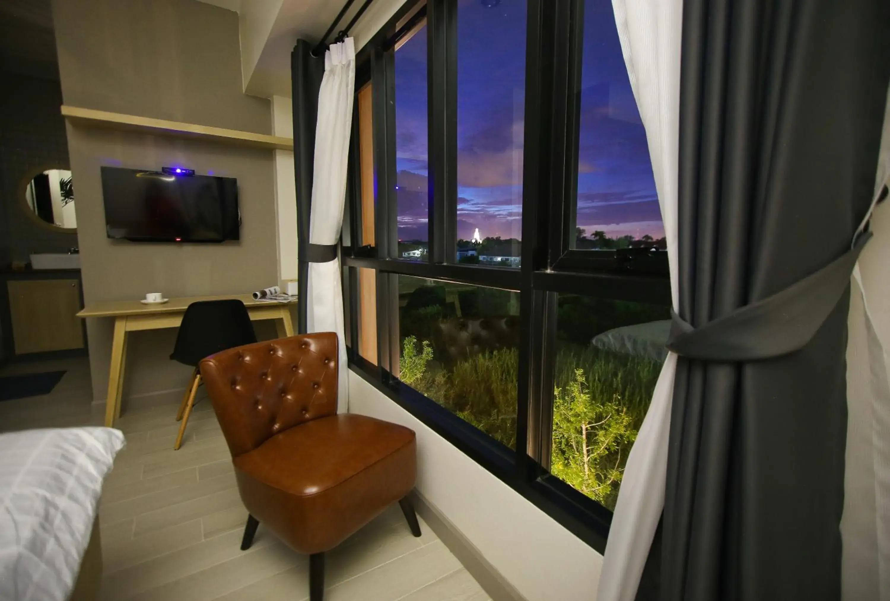 Superior Twin Room with Landmark View in Bunprasop Garden Hotel Superior Twin Room with Landmark View in Bunprasop Garden Hotel