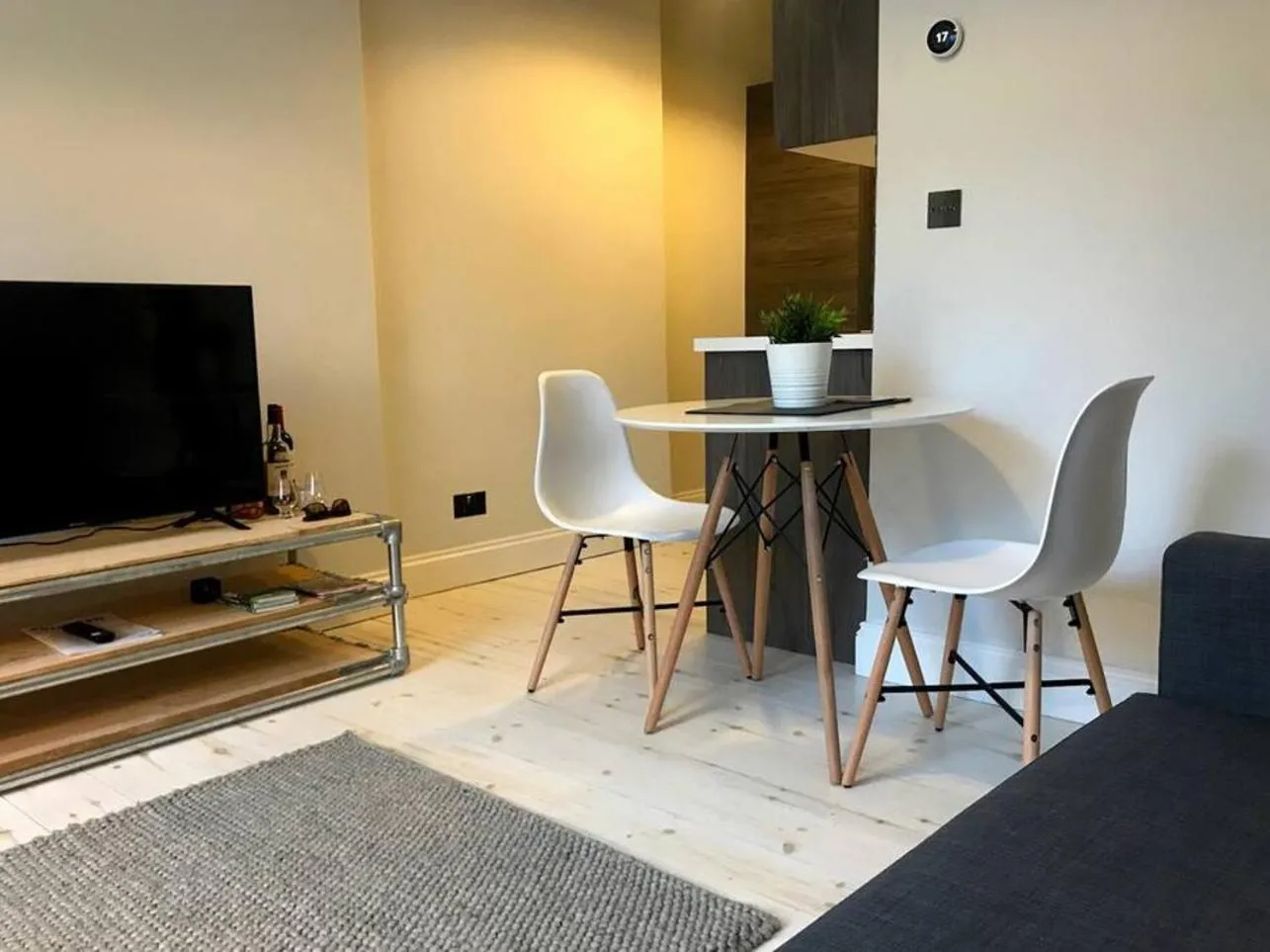 Relax In Style In Edinburghs Buzzing West End