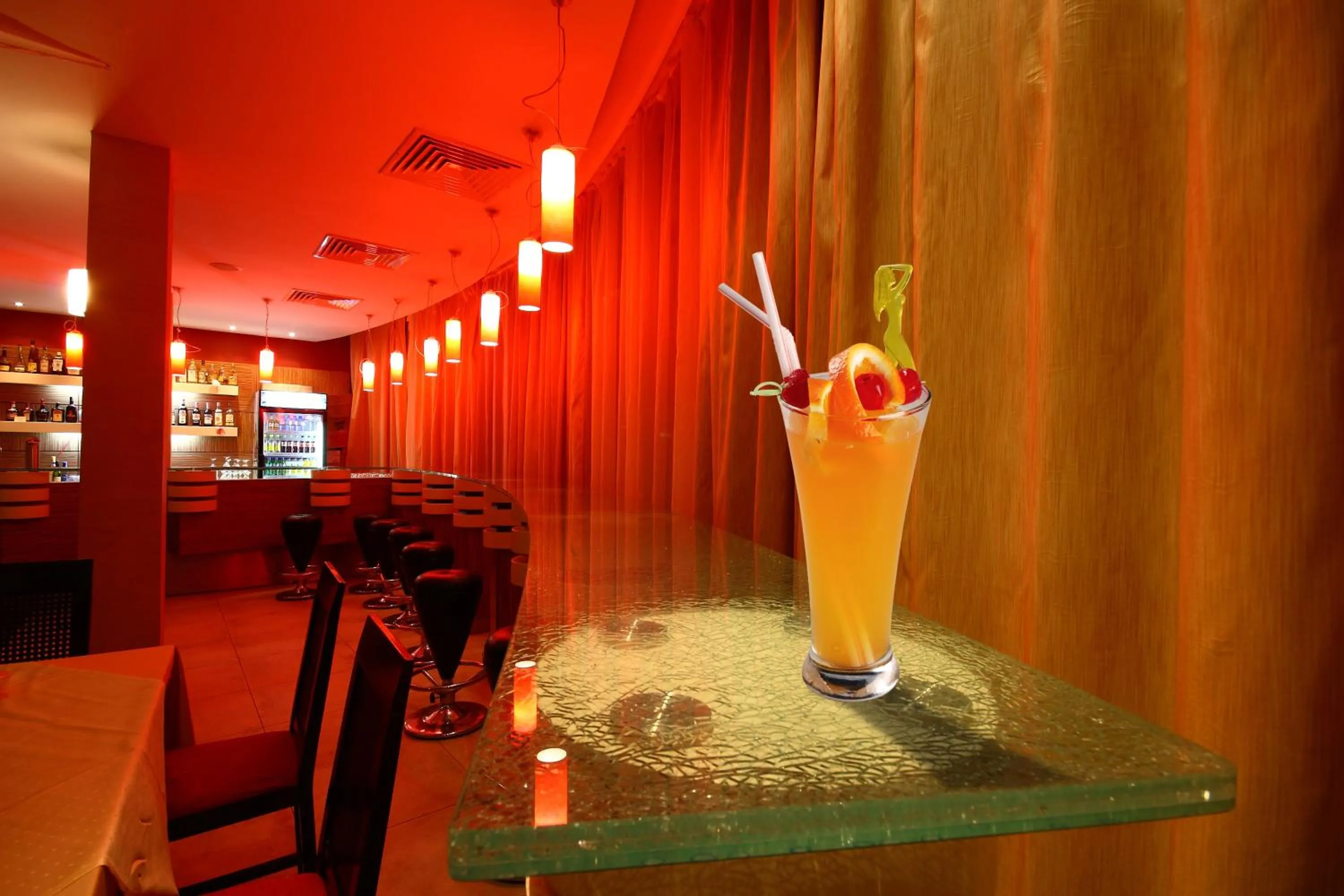 Restaurant/places to eat in Smartline Meridian Hotel