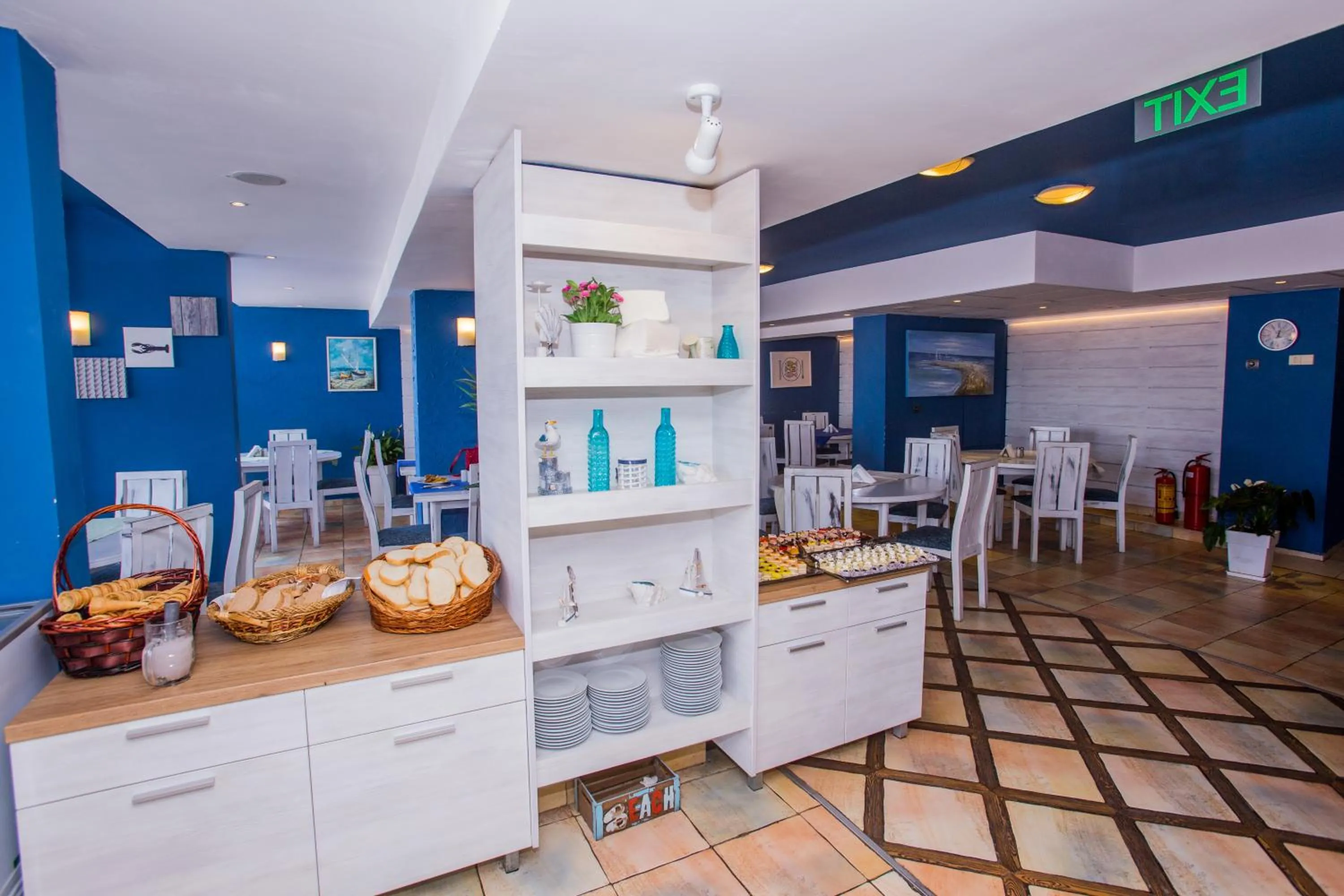 Restaurant/places to eat in Smartline Meridian Hotel