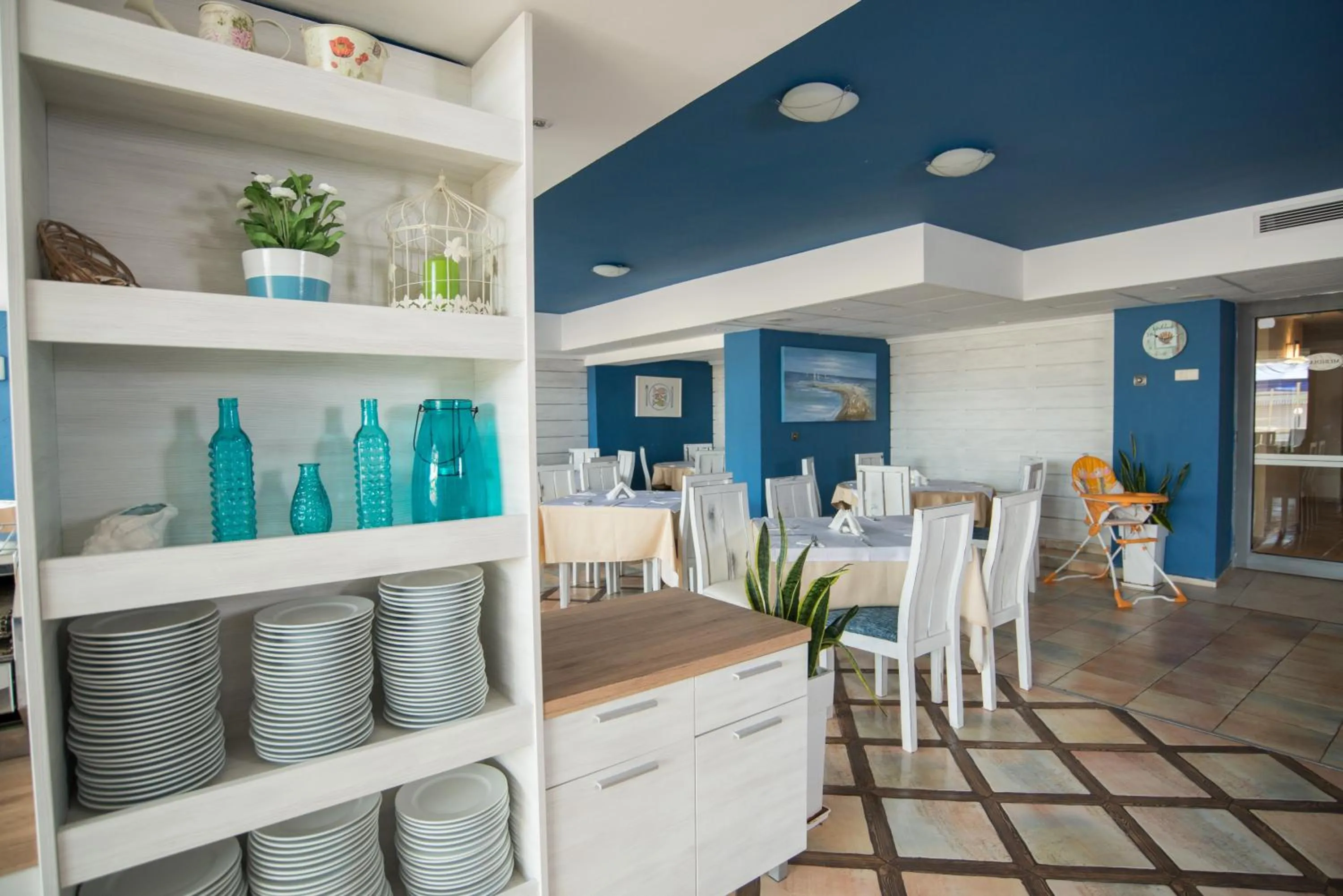 Restaurant/places to eat in Smartline Meridian Hotel