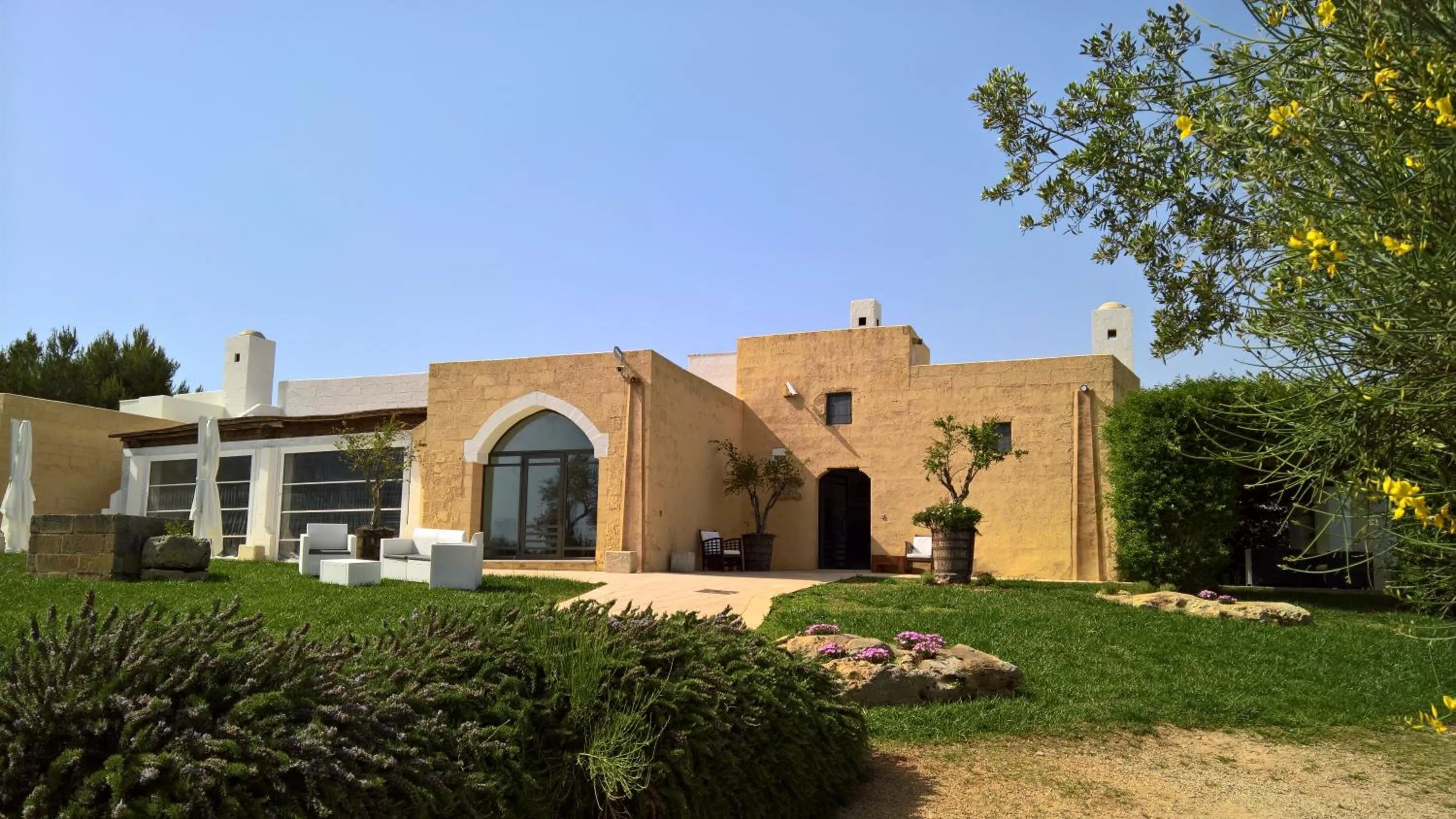 Facade/entrance in Masseria L'Antico Frantoio