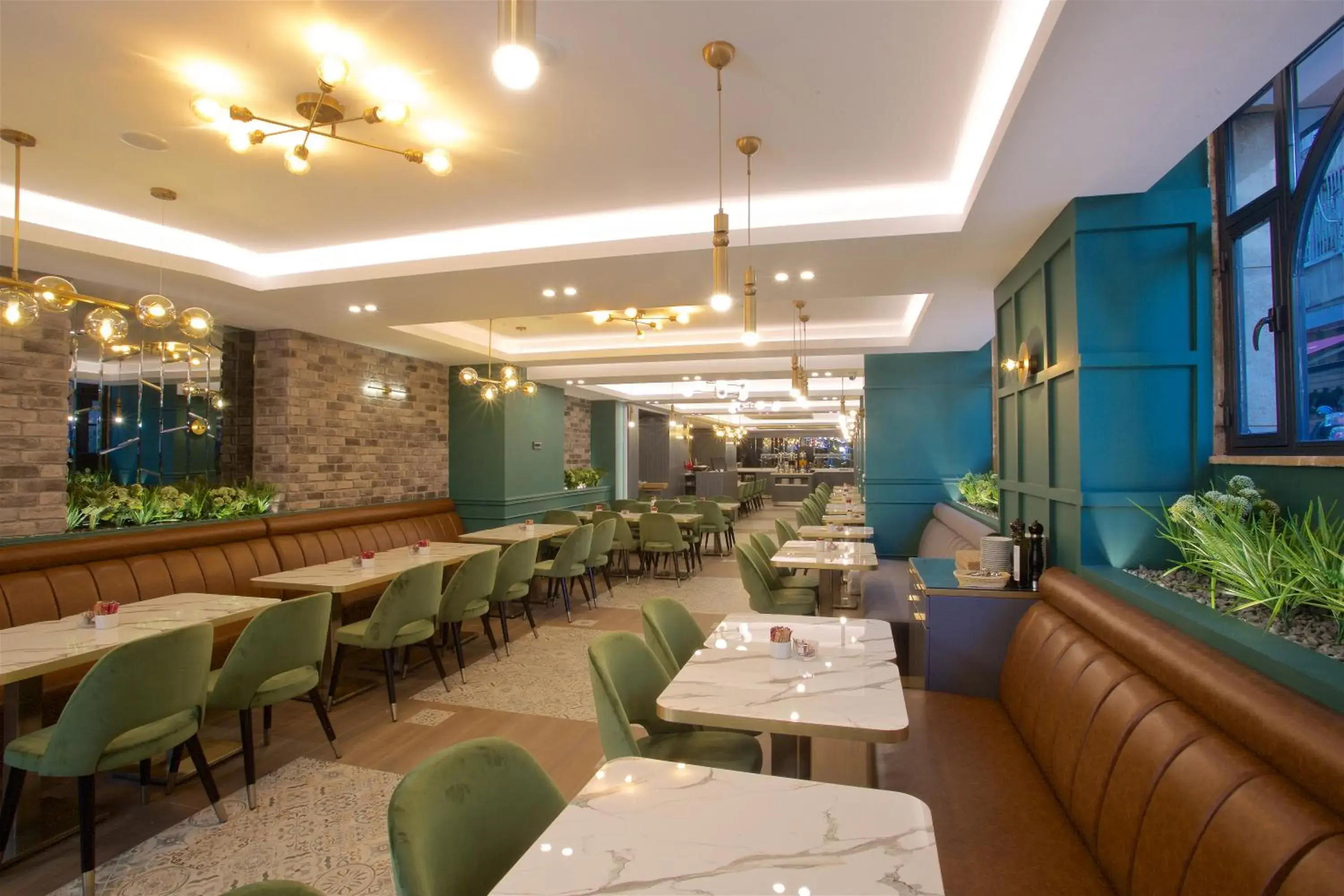 Restaurant/places to eat in Amethyst Hotel Restaurant/places to eat in Amethyst Hotel