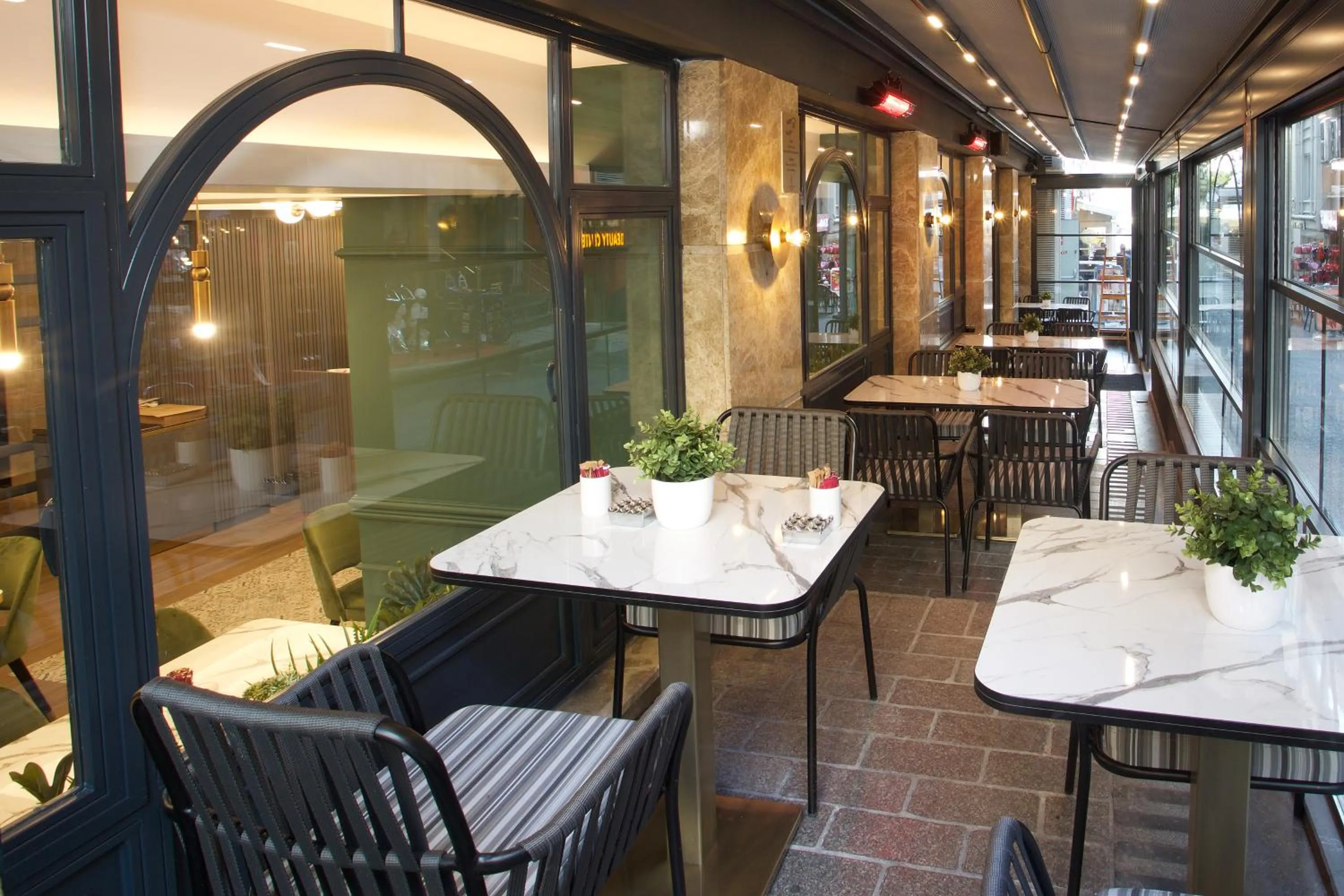 Balcony/Terrace in Amethyst Hotel