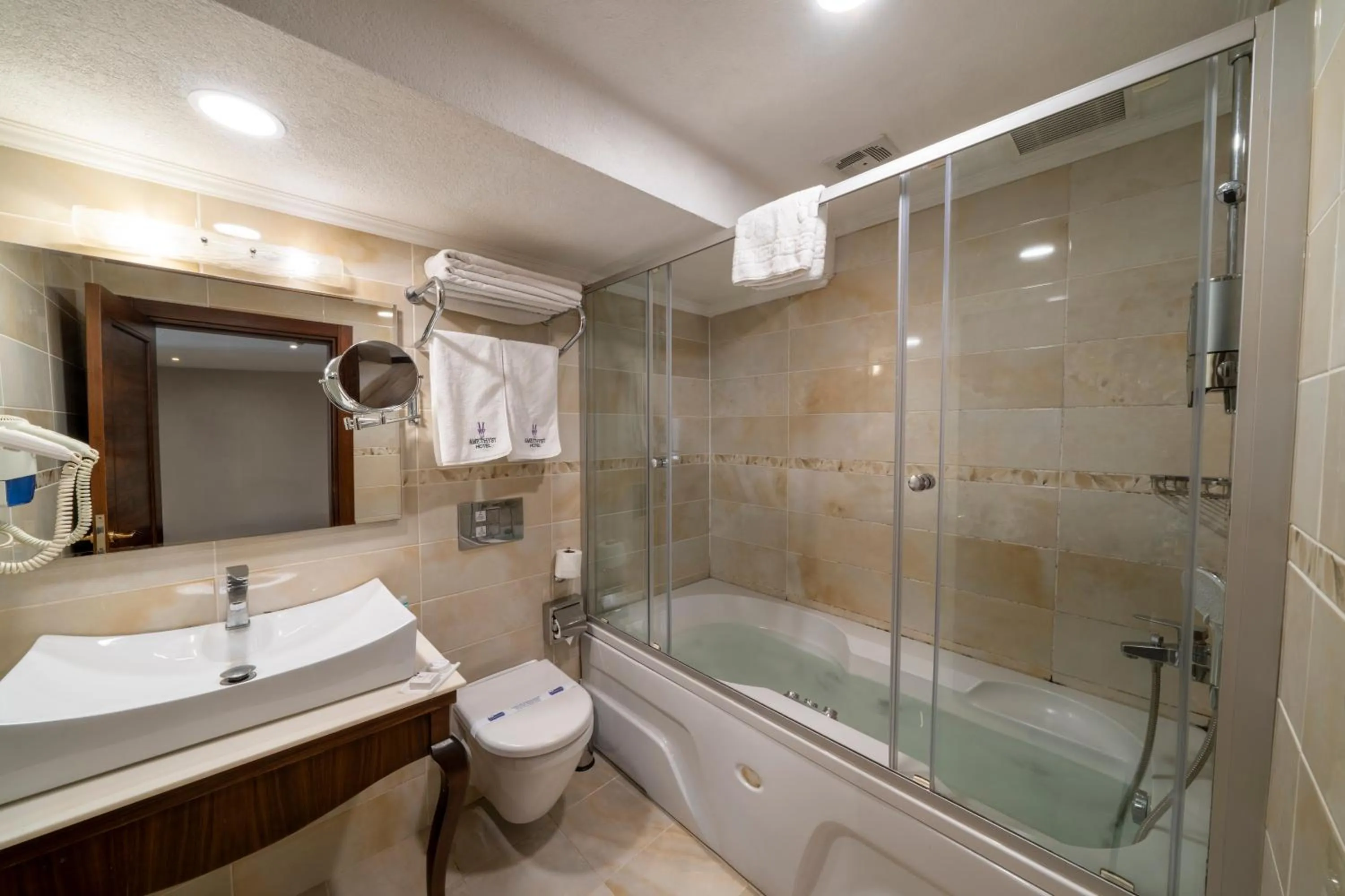 Bathroom in Amethyst Hotel