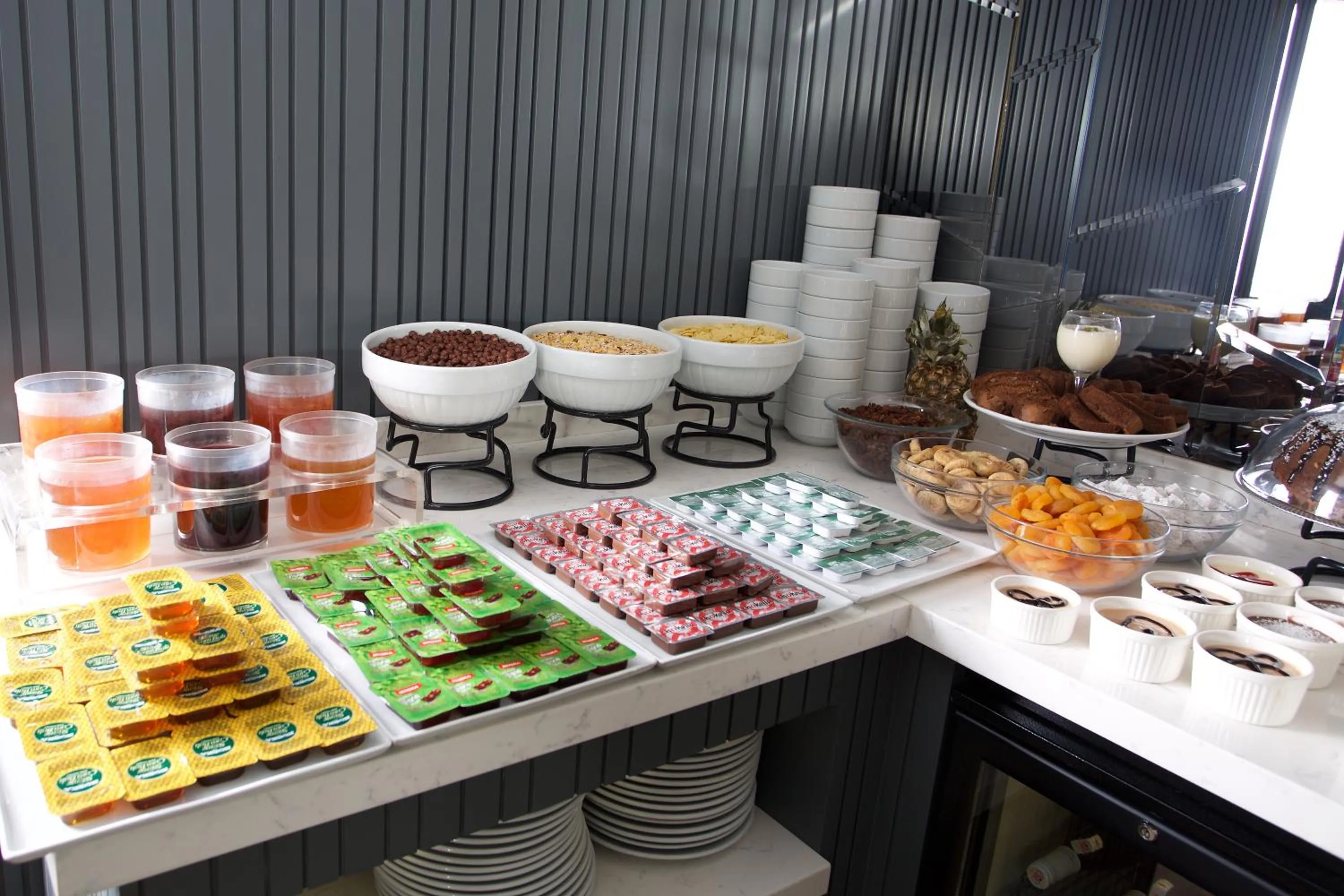 Breakfast in Amethyst Hotel