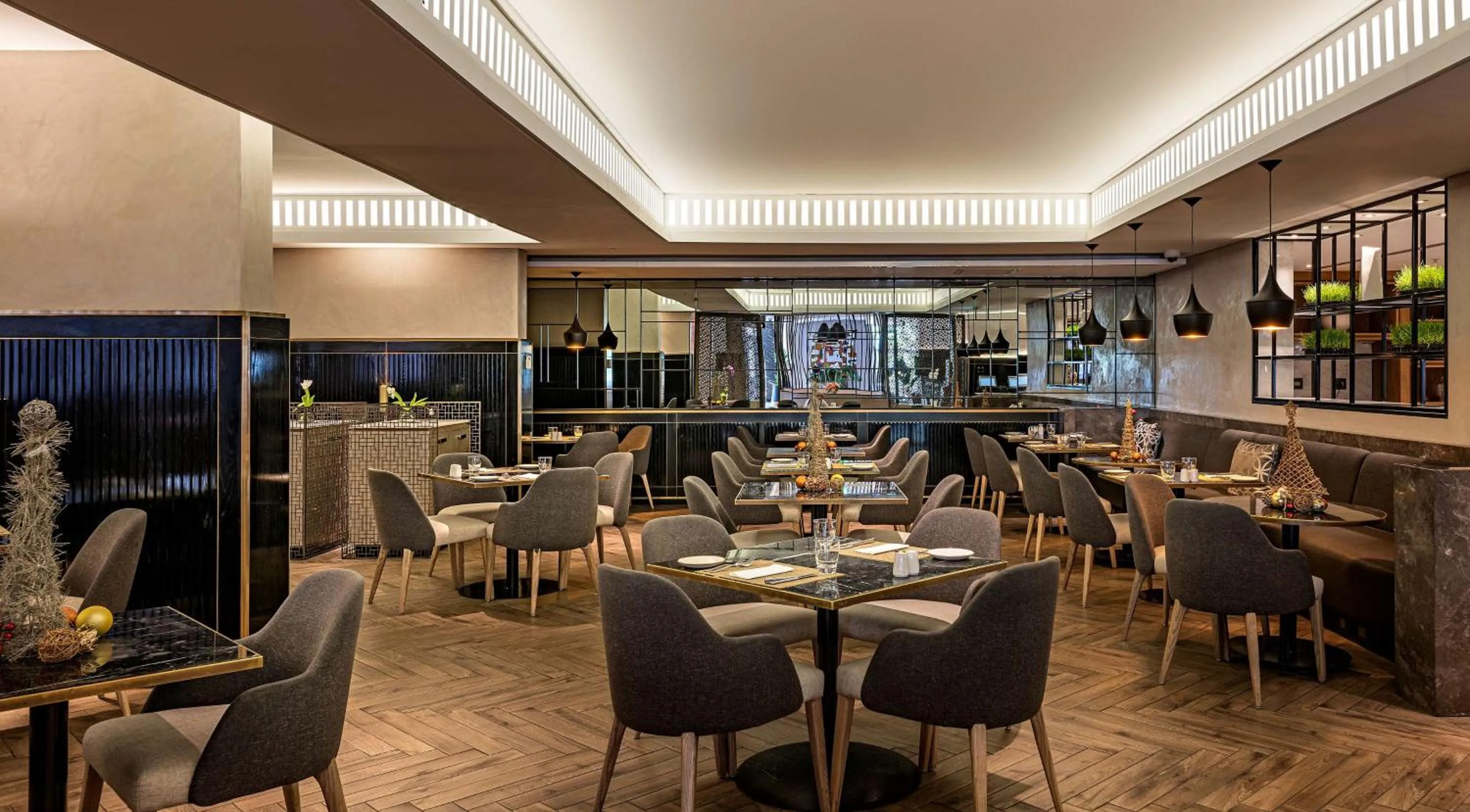 Restaurant/places to eat in Hyatt Regency Cape Town