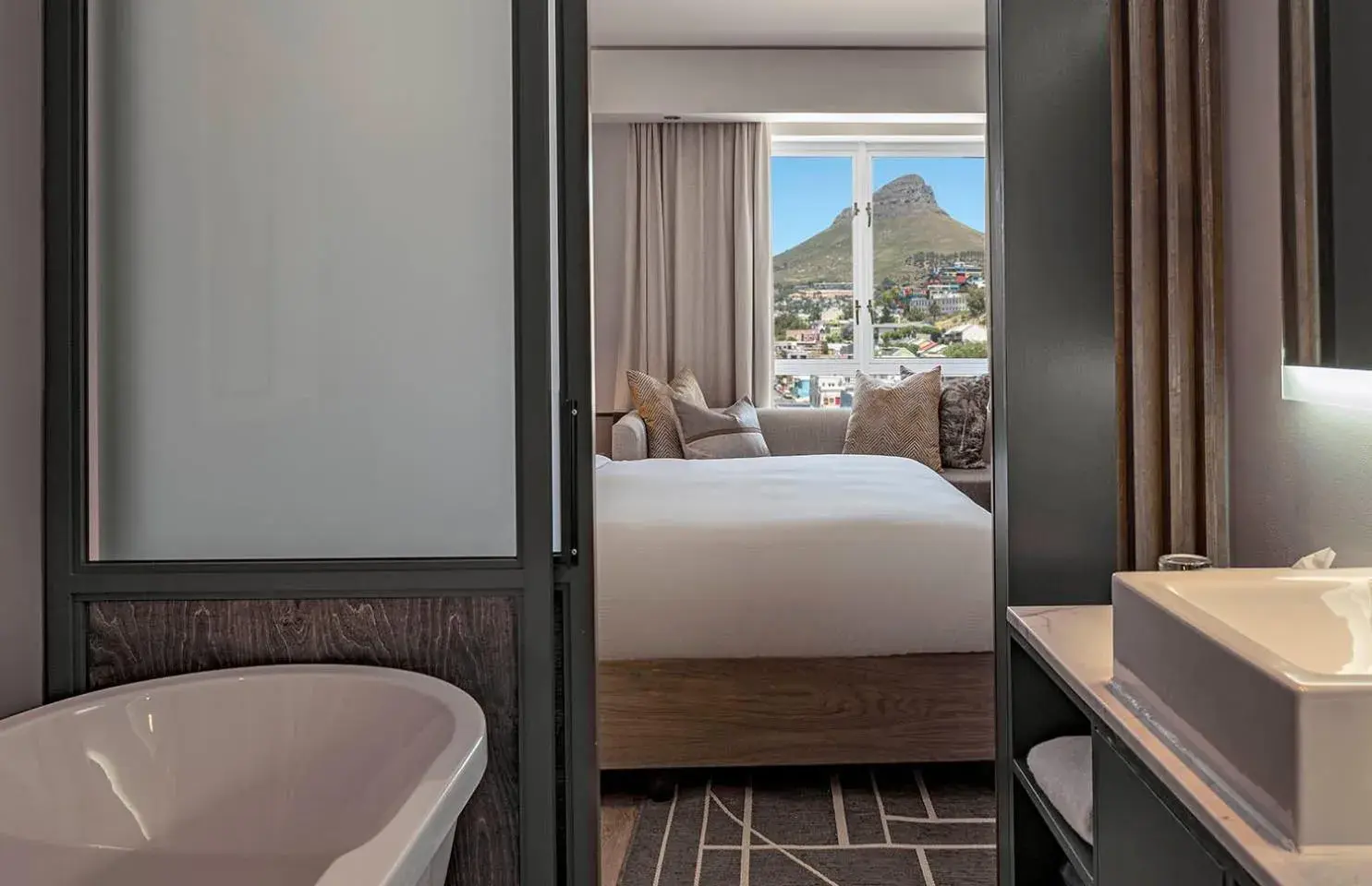 Twin Room - single occupancy in Hyatt Regency Cape Town Twin Room - single occupancy in Hyatt Regency Cape Town