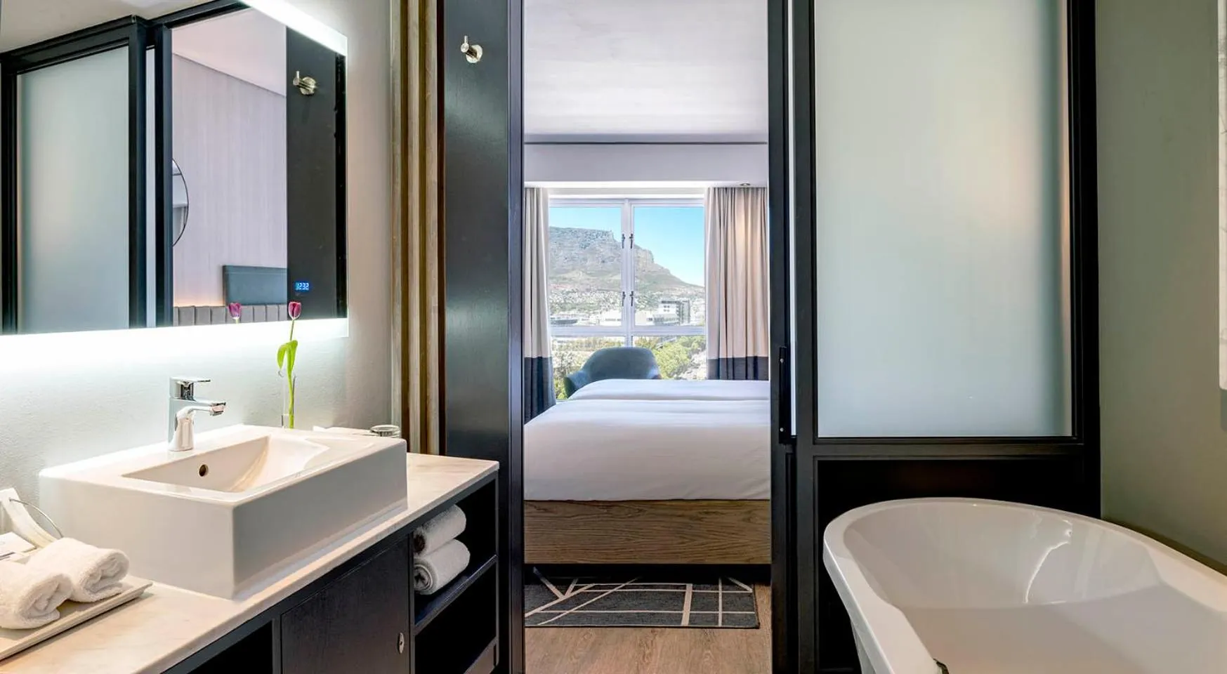 Bathroom, Bed in Hyatt Regency Cape Town