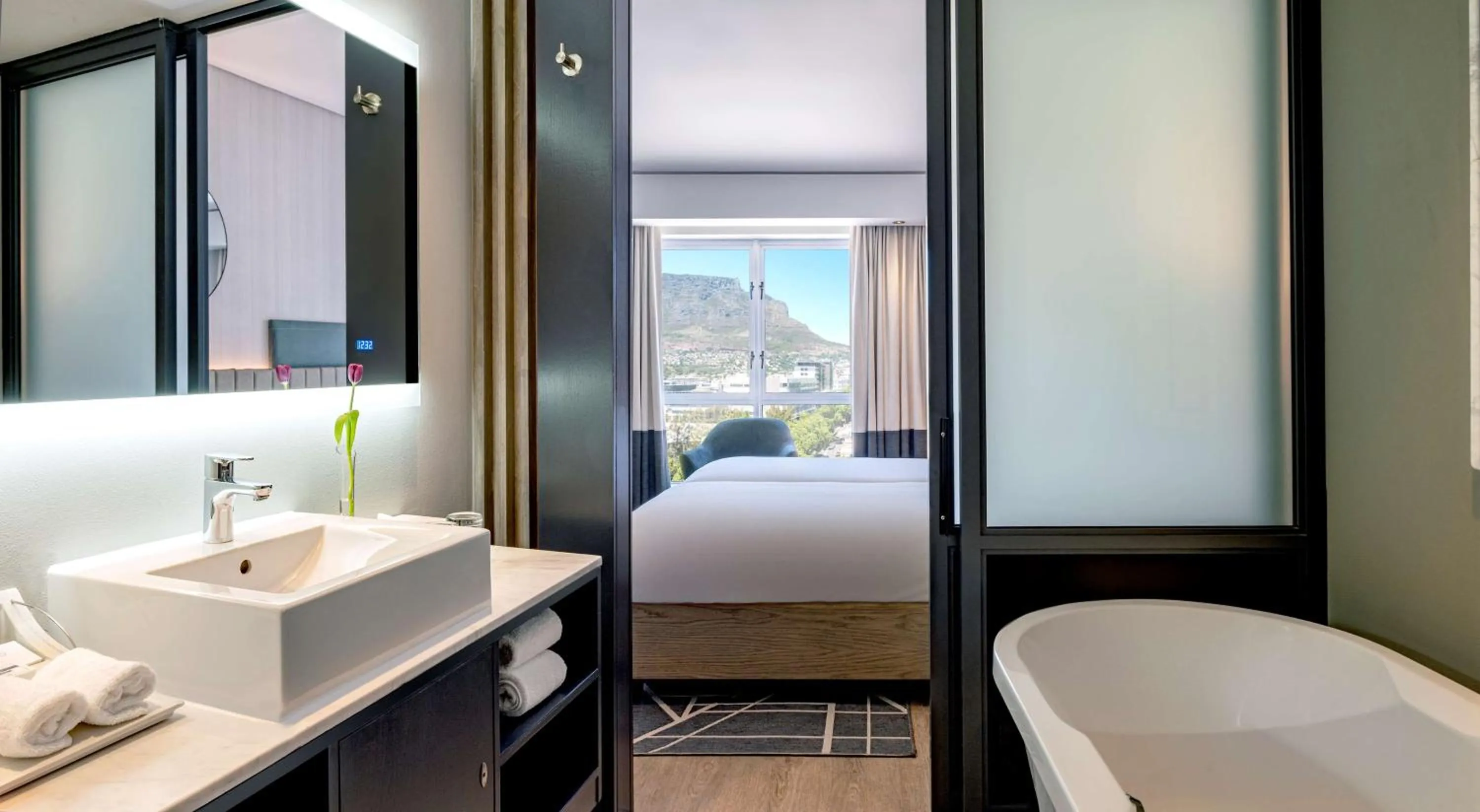 Bathroom, Bed in Hyatt Regency Cape Town