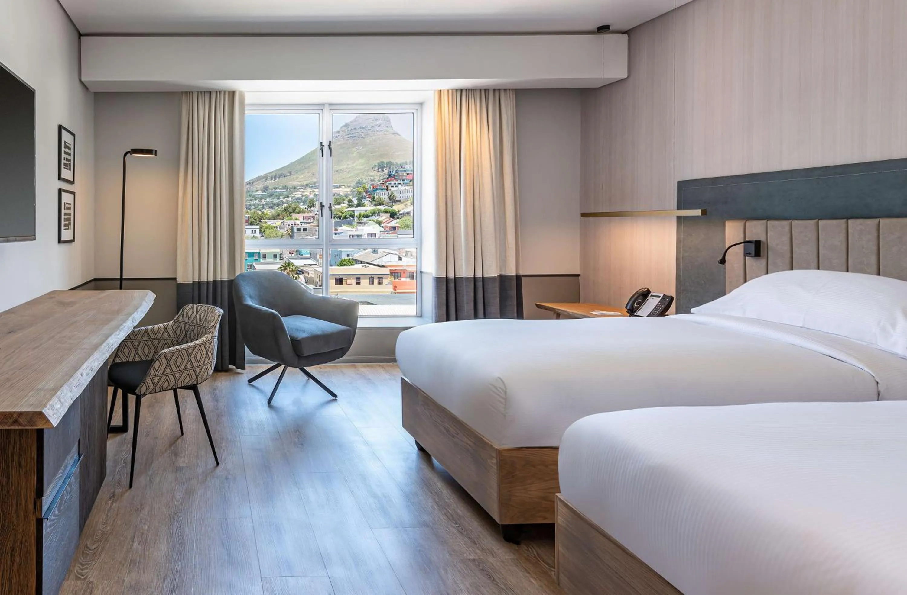 Photo of the whole room, Bed in Hyatt Regency Cape Town
