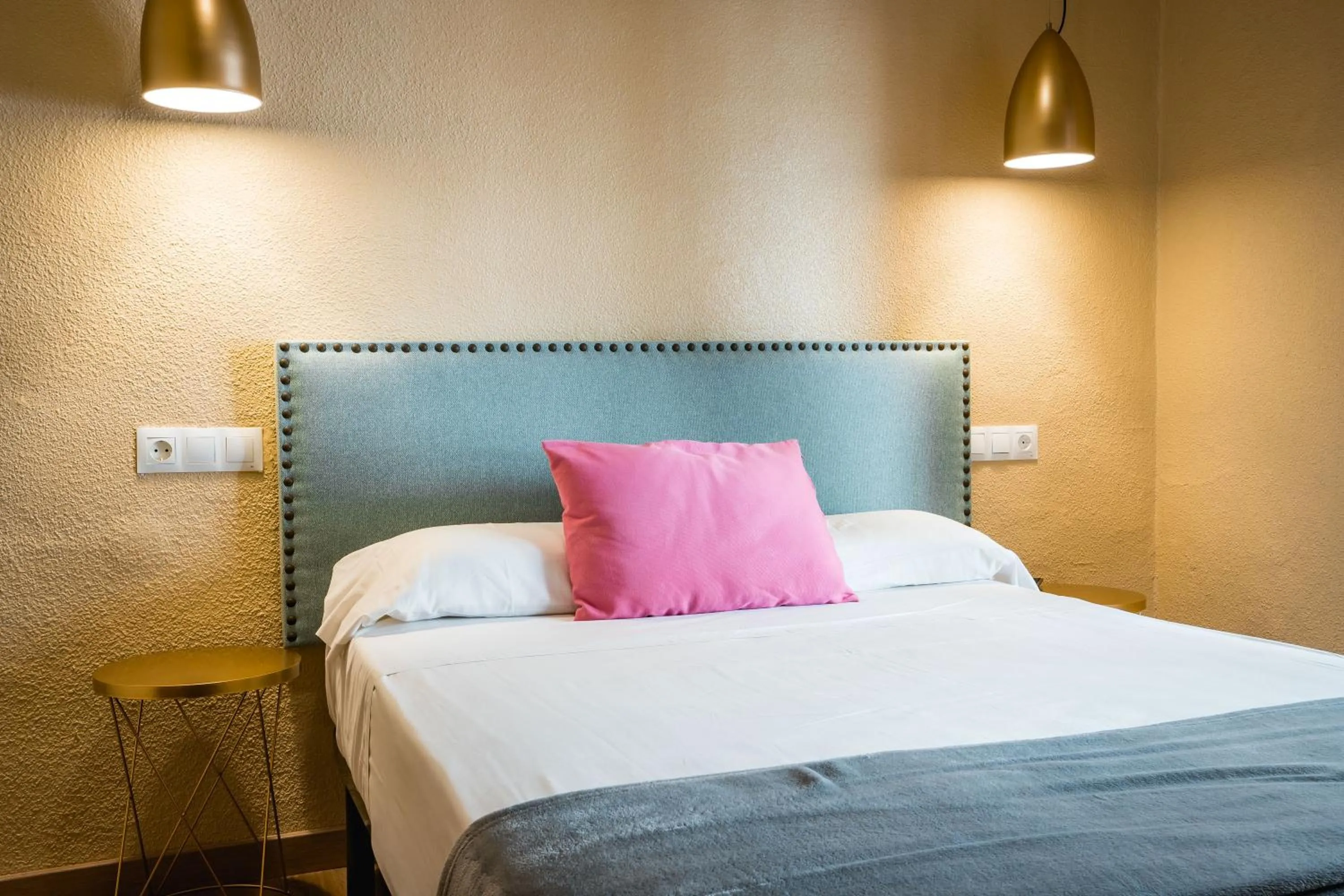 Photo of the whole room, Bed in Veronica Centro