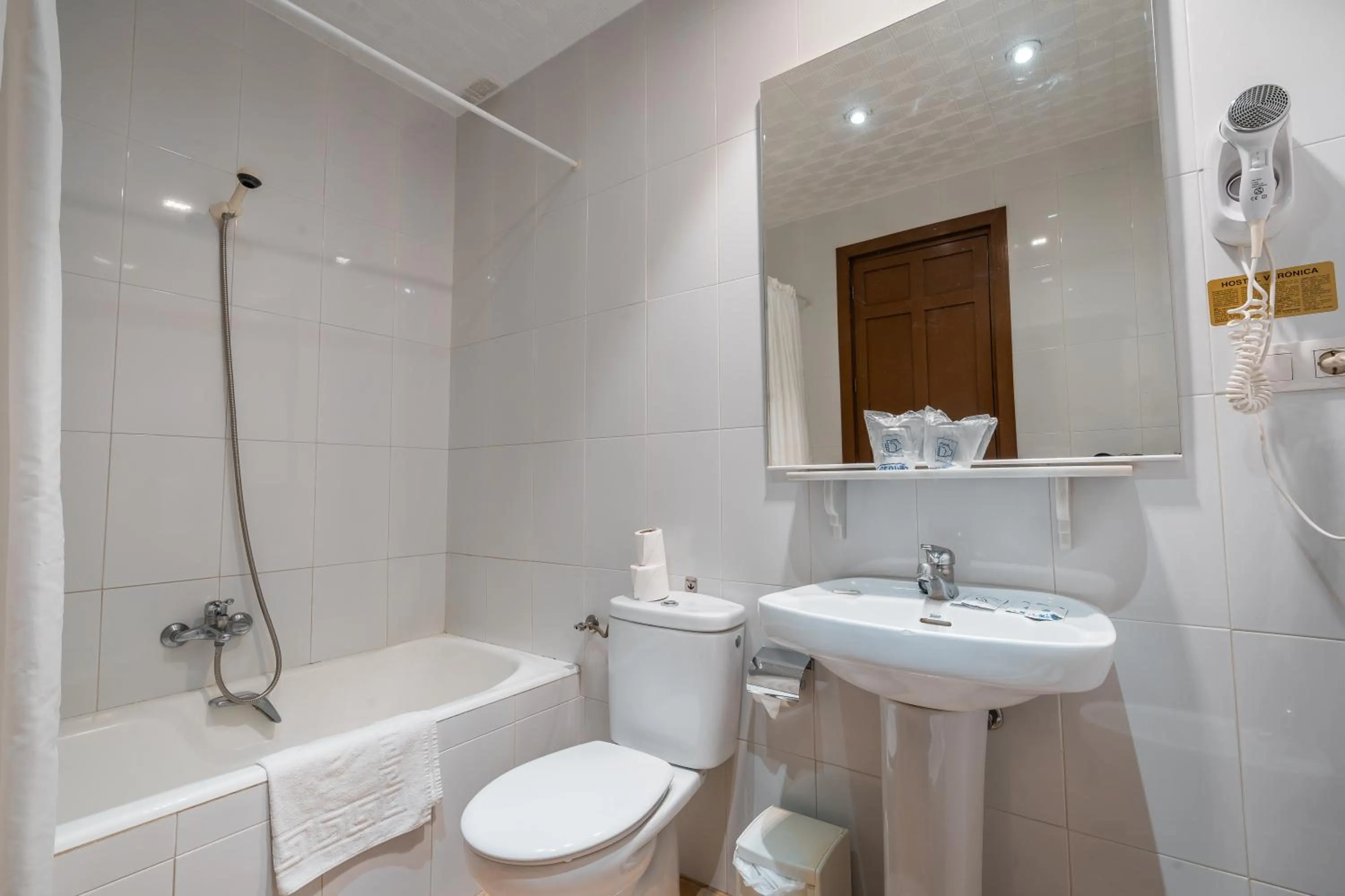 Bathroom in Veronica Centro