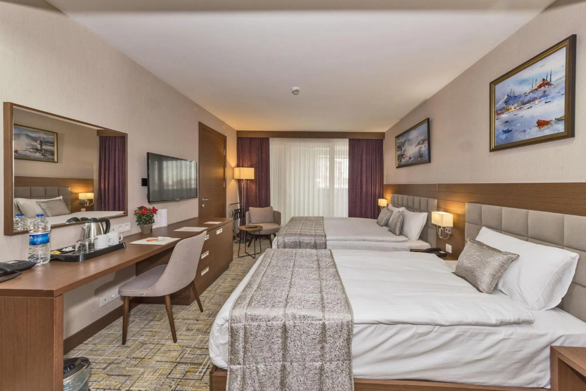 Bed in Land Park Hotel