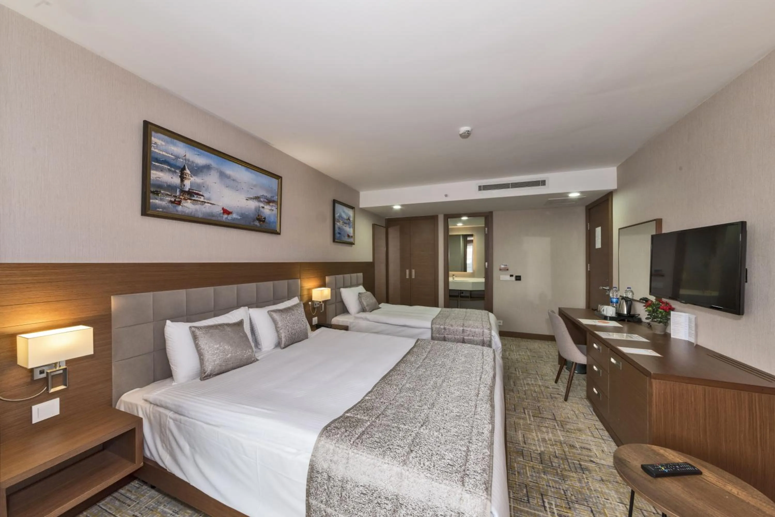 Bed in Land Park Hotel