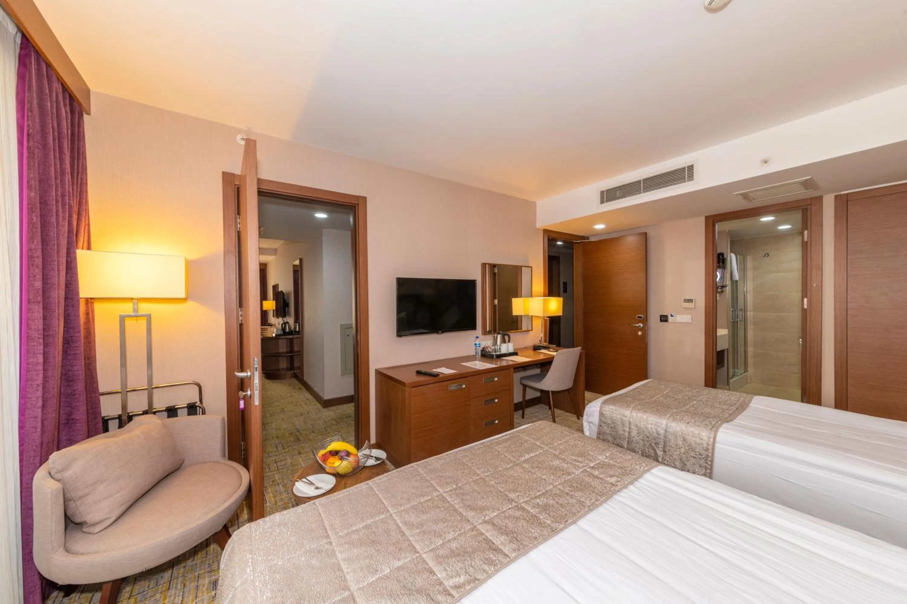 Bed in Land Park Hotel