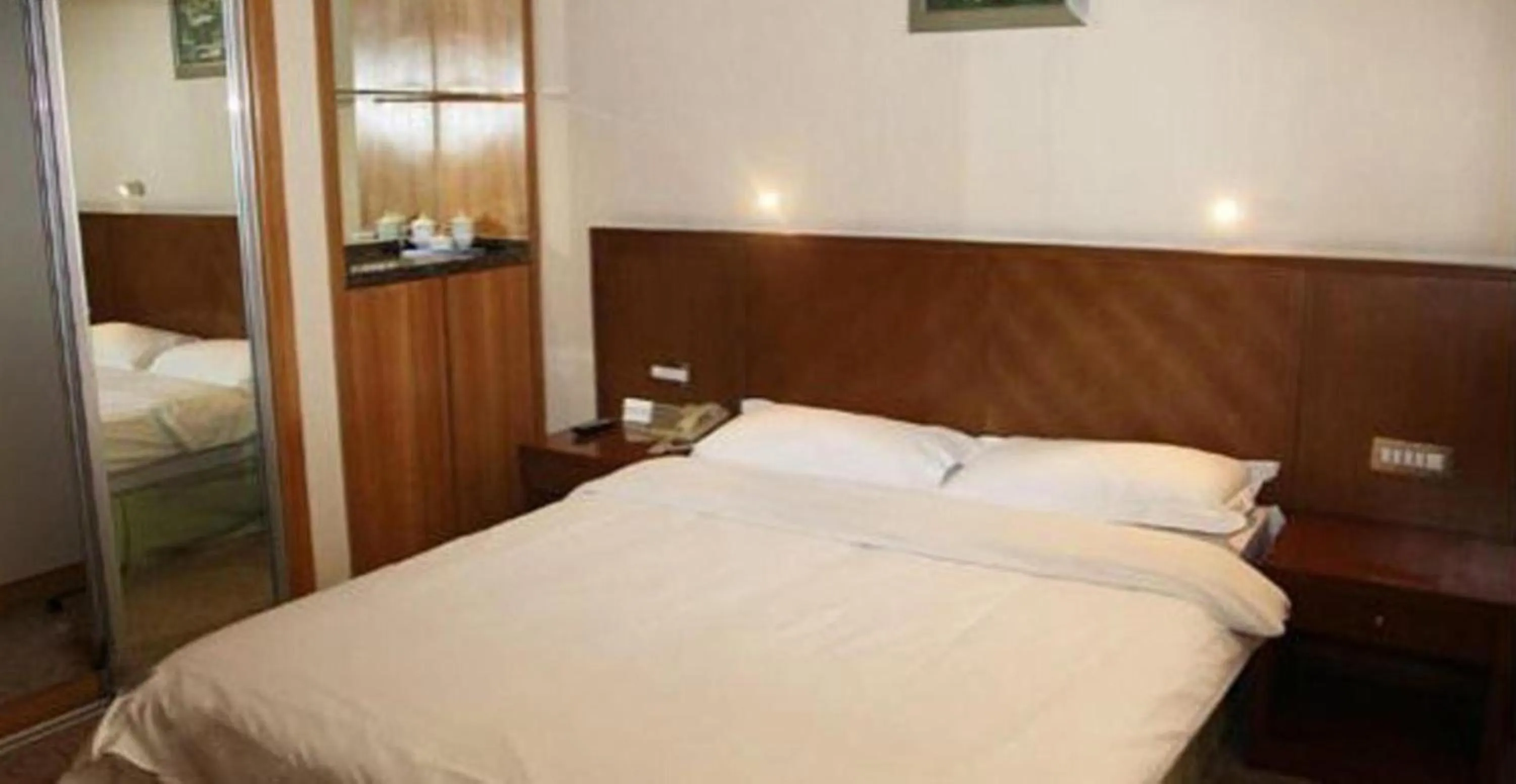 Bedroom, Bed in Jinling Mansion Nanjing