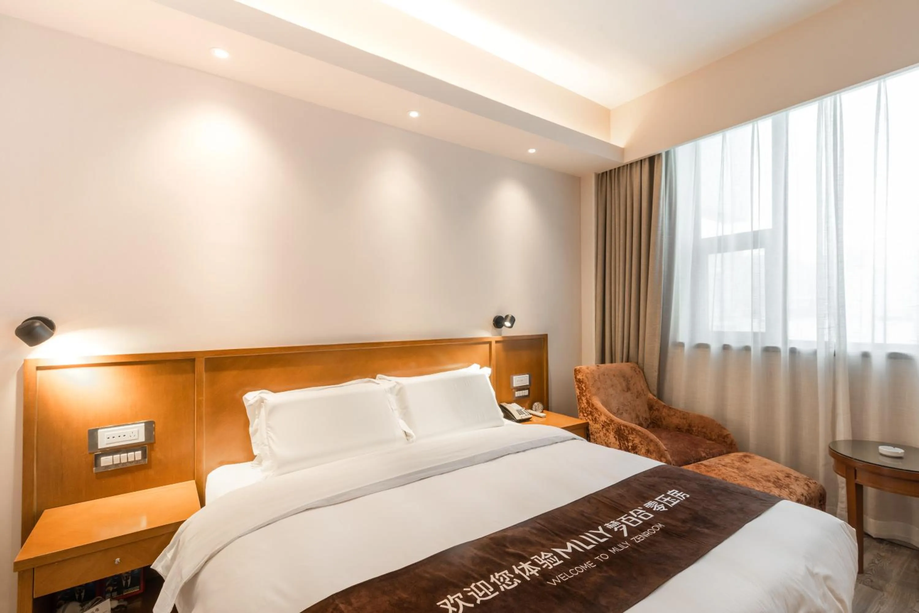 Bedroom, Bed in Jinling Mansion Nanjing