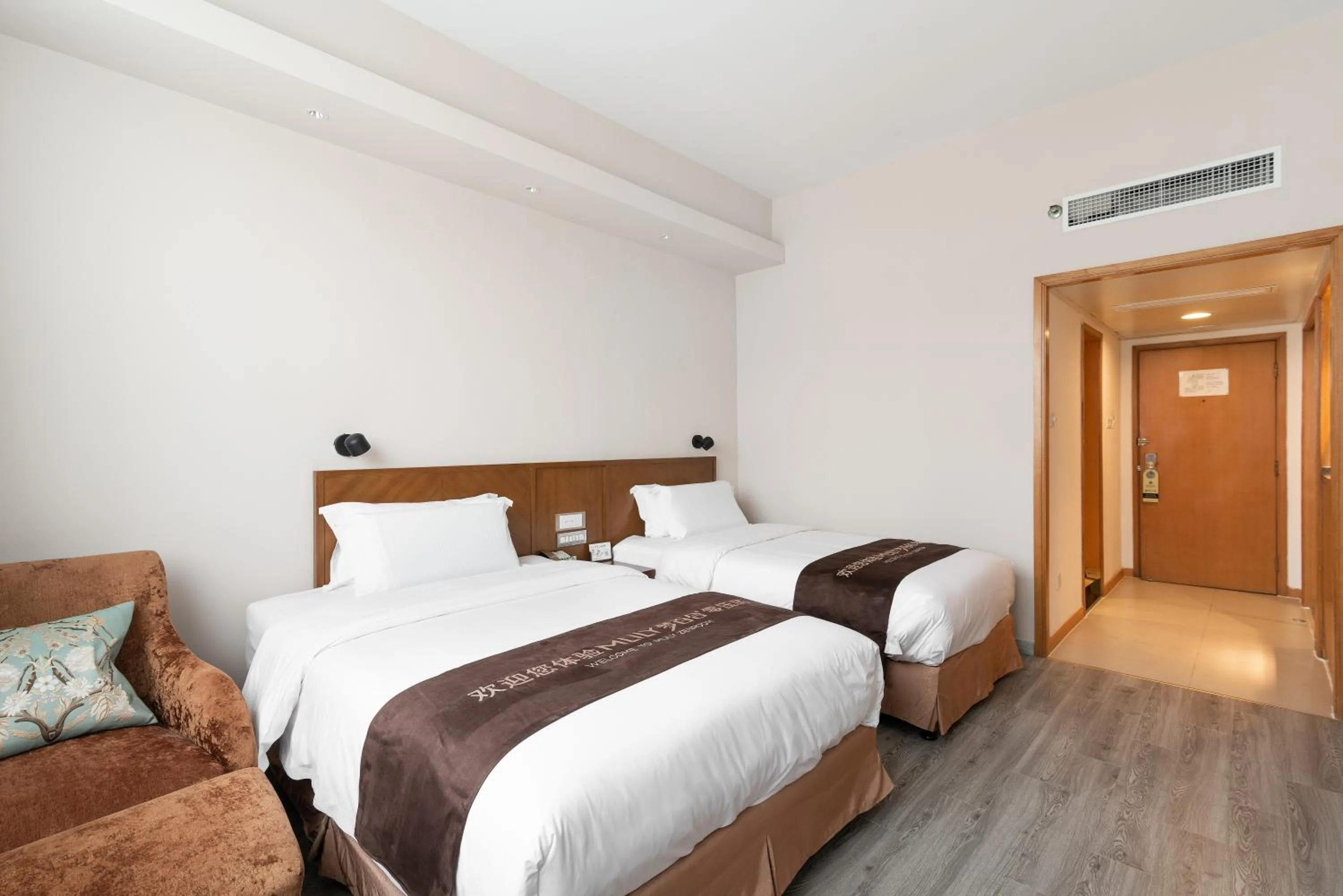 Bedroom, Bed in Jinling Mansion Nanjing