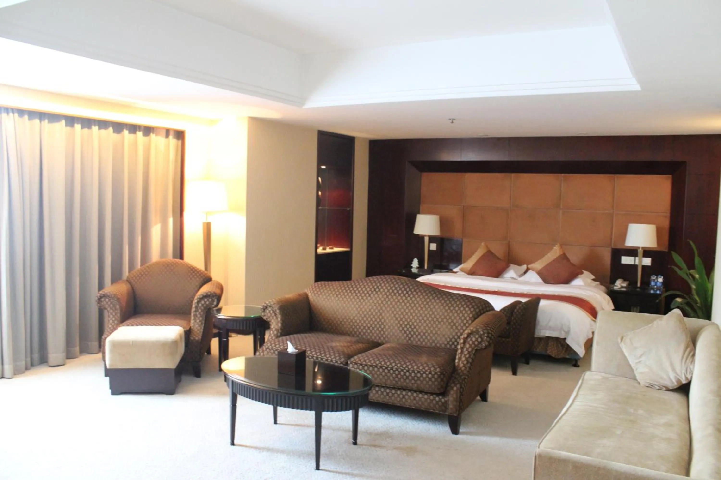 Bedroom, Bed in Huafang Jinling International Hotel Zhangjiagang