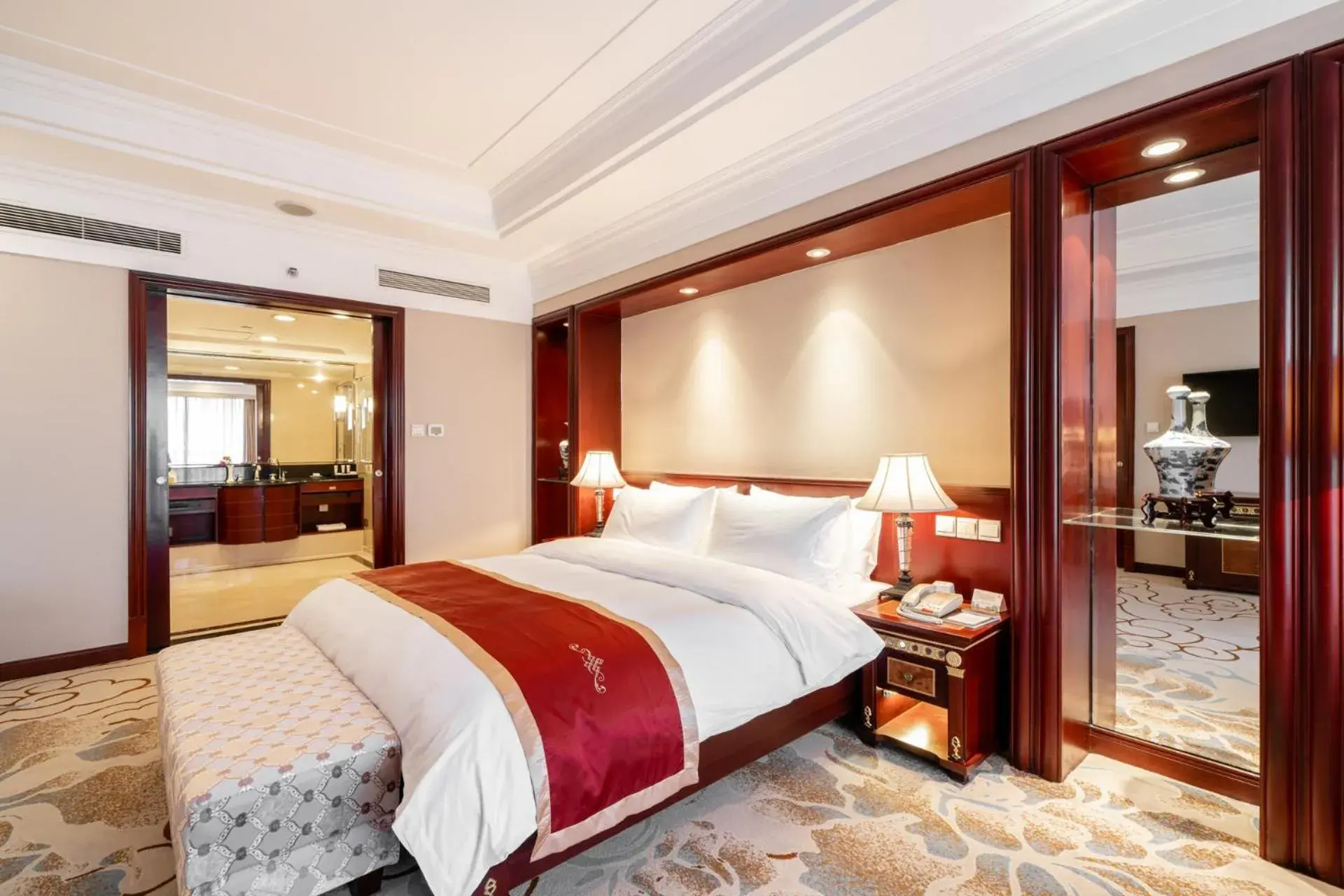 Executive suite 2 rooms in Maritim Hotel Taicang Garden Executive suite 2 rooms in Maritim Hotel Taicang Garden