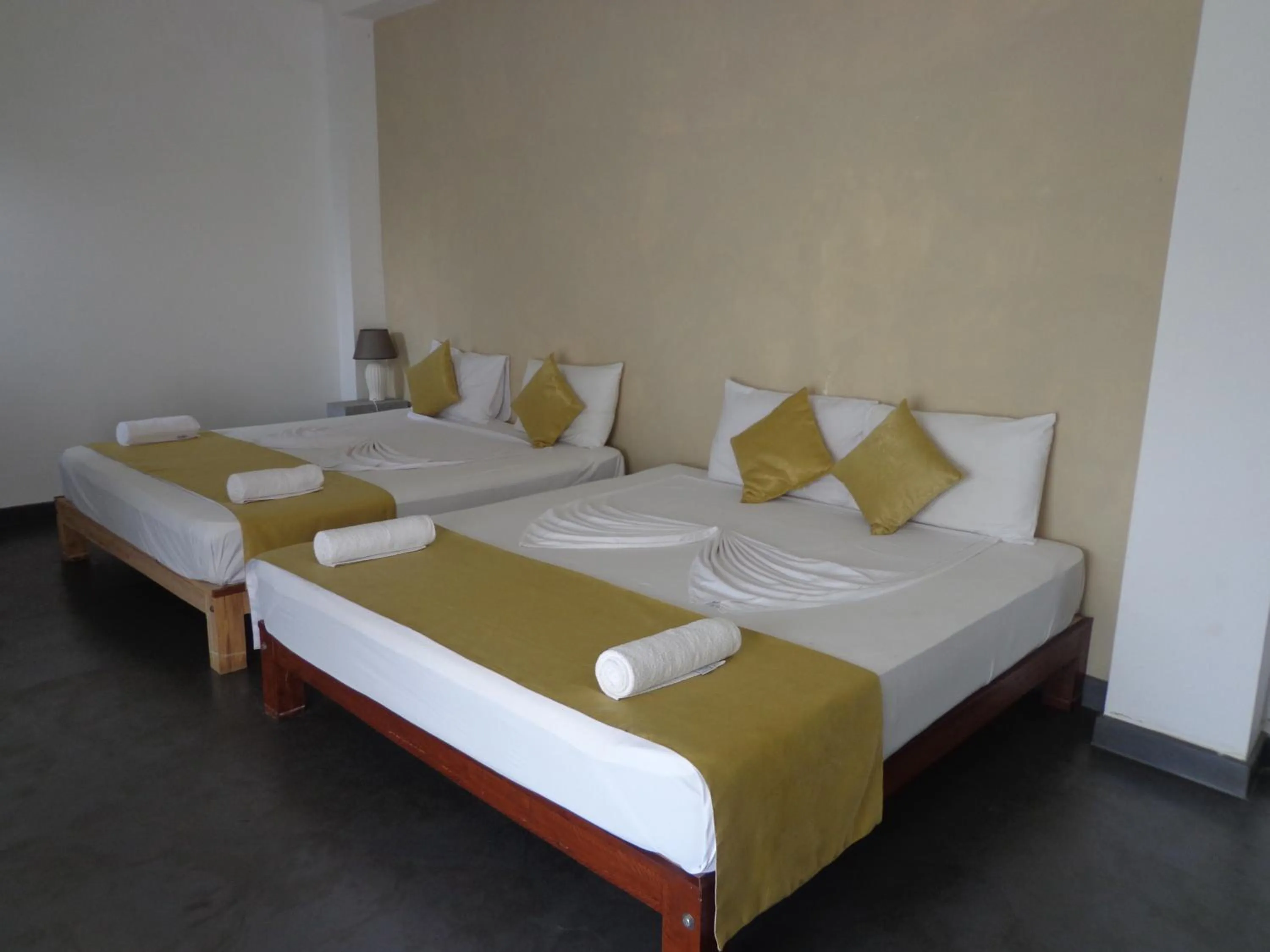 Photo of the whole room, Bed in Hotel Star White - Negombo