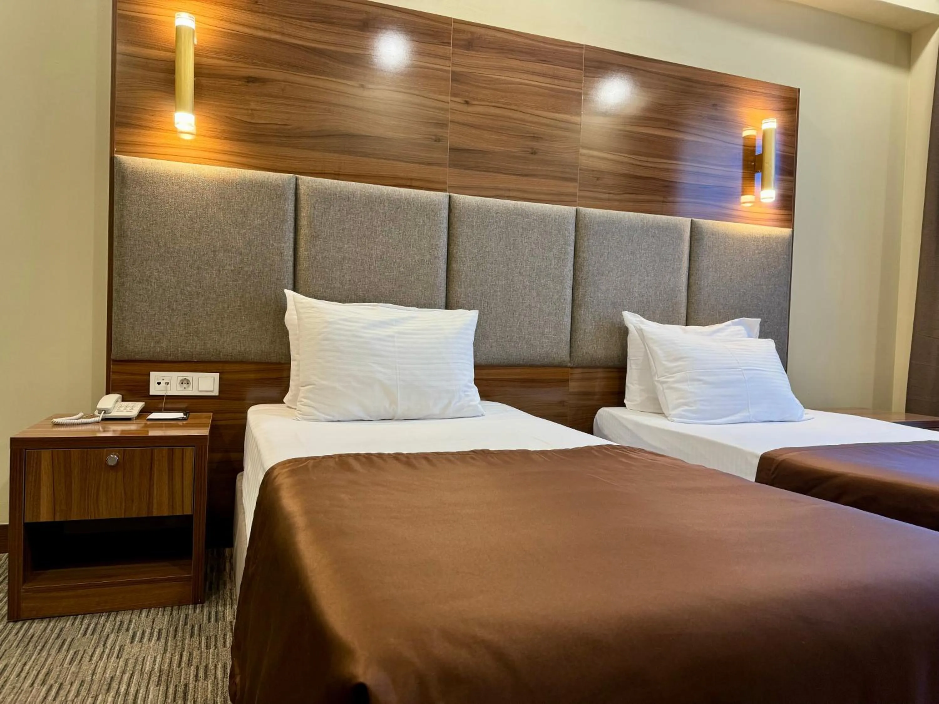 Photo of the whole room, Bed in Grand Hotel Eurasia