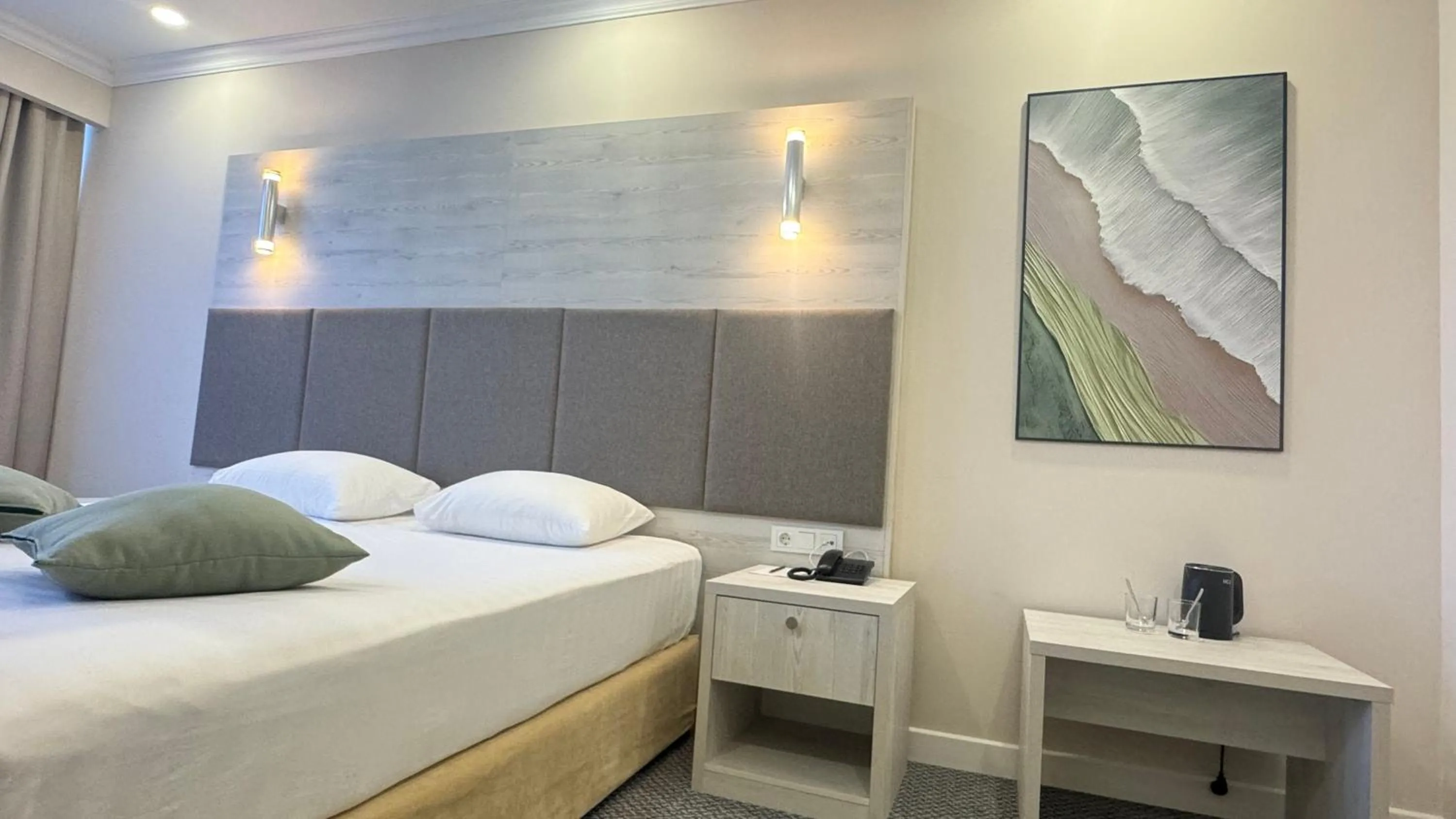 Photo of the whole room, Bed in Grand Hotel Eurasia