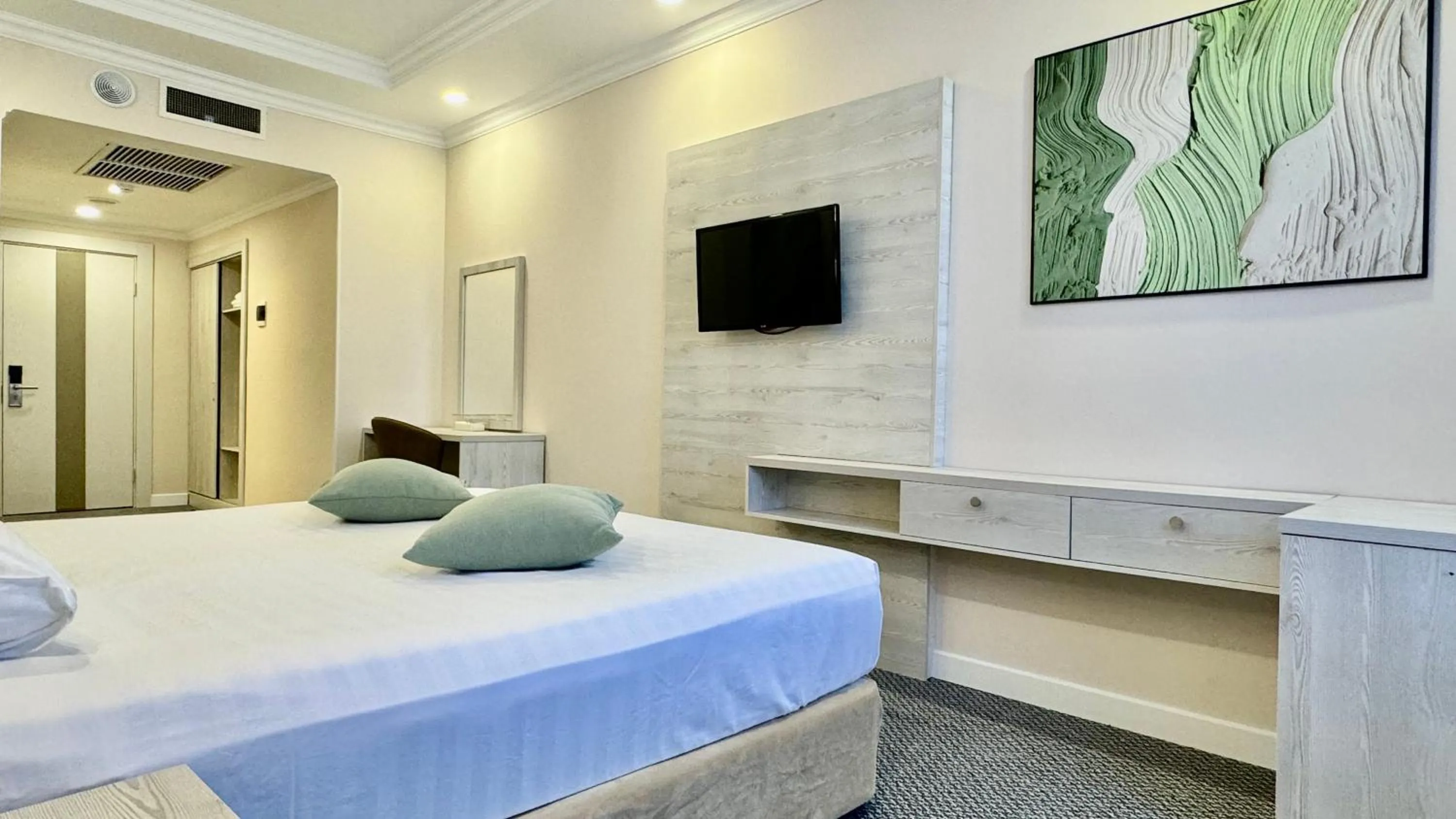 Photo of the whole room, Bed in Grand Hotel Eurasia