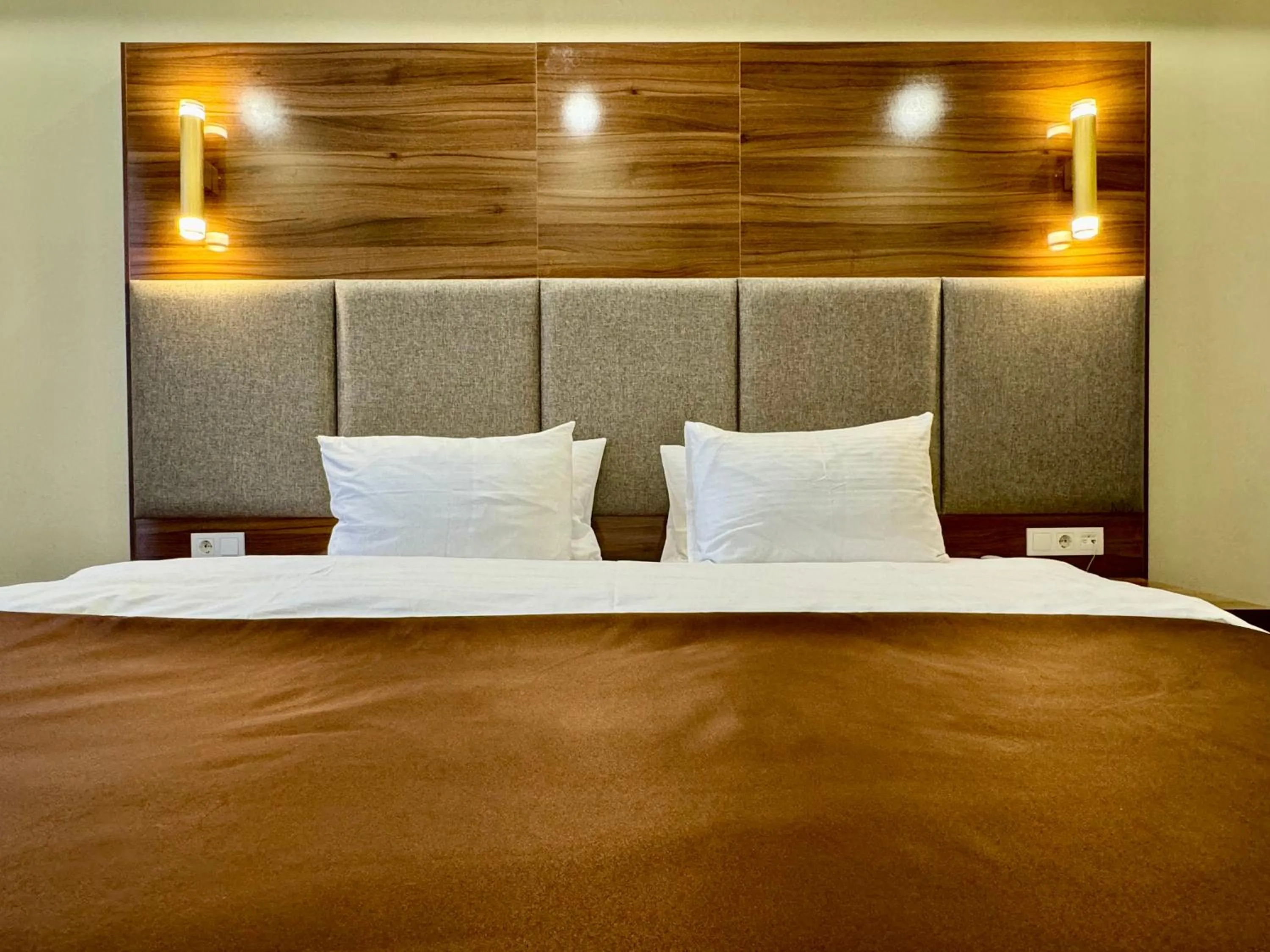 Photo of the whole room, Bed in Grand Hotel Eurasia